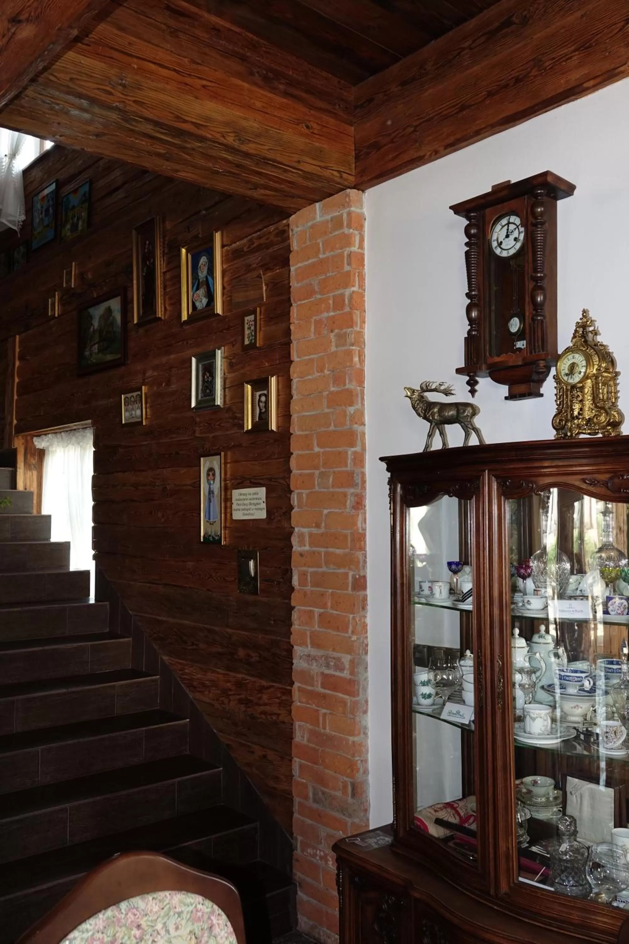 Restaurant/places to eat in Gościniec Dworski w Ropie - Pokoje gościnne