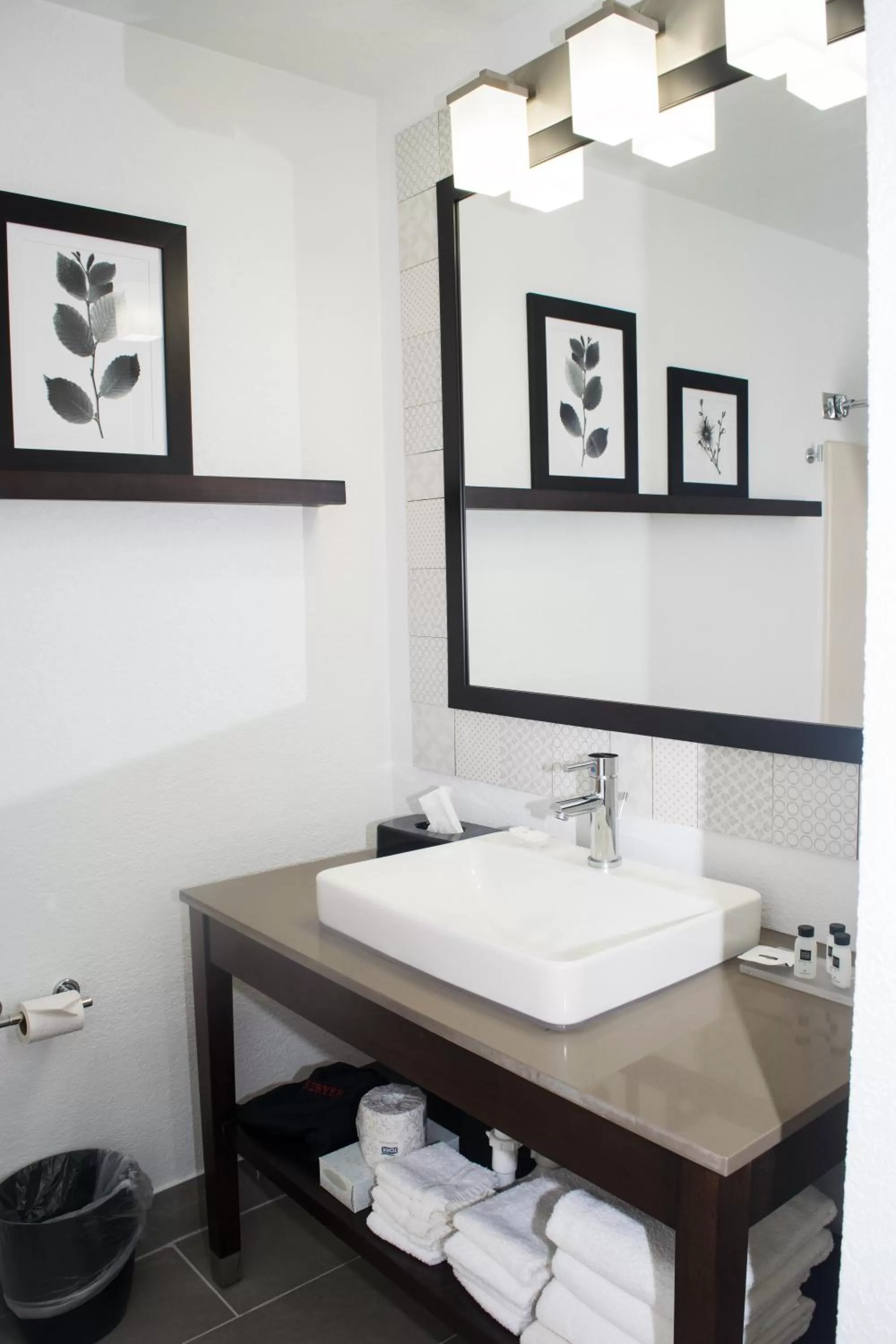 Country Inn & Suites by Radisson, Freeport, IL