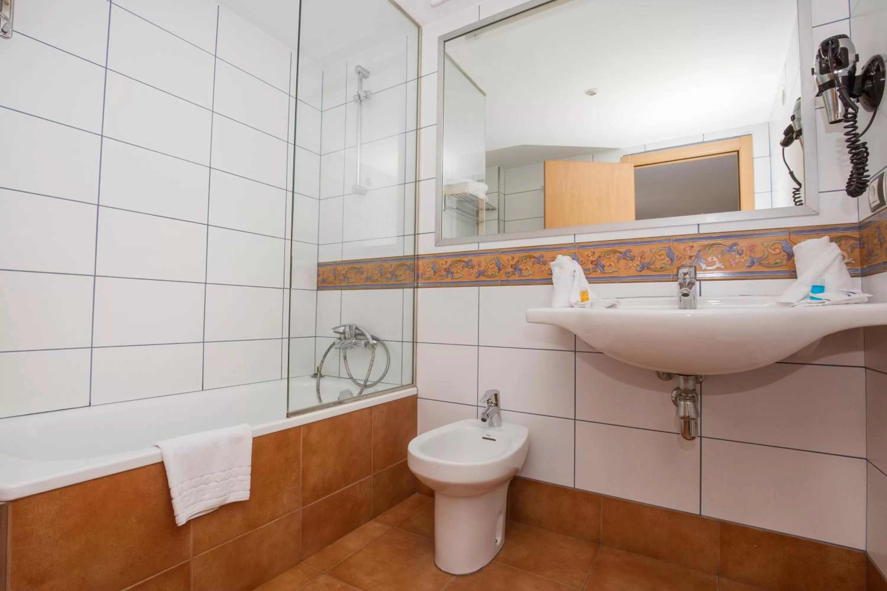 Bathroom in Hotel Catalunya Ski by Nexta