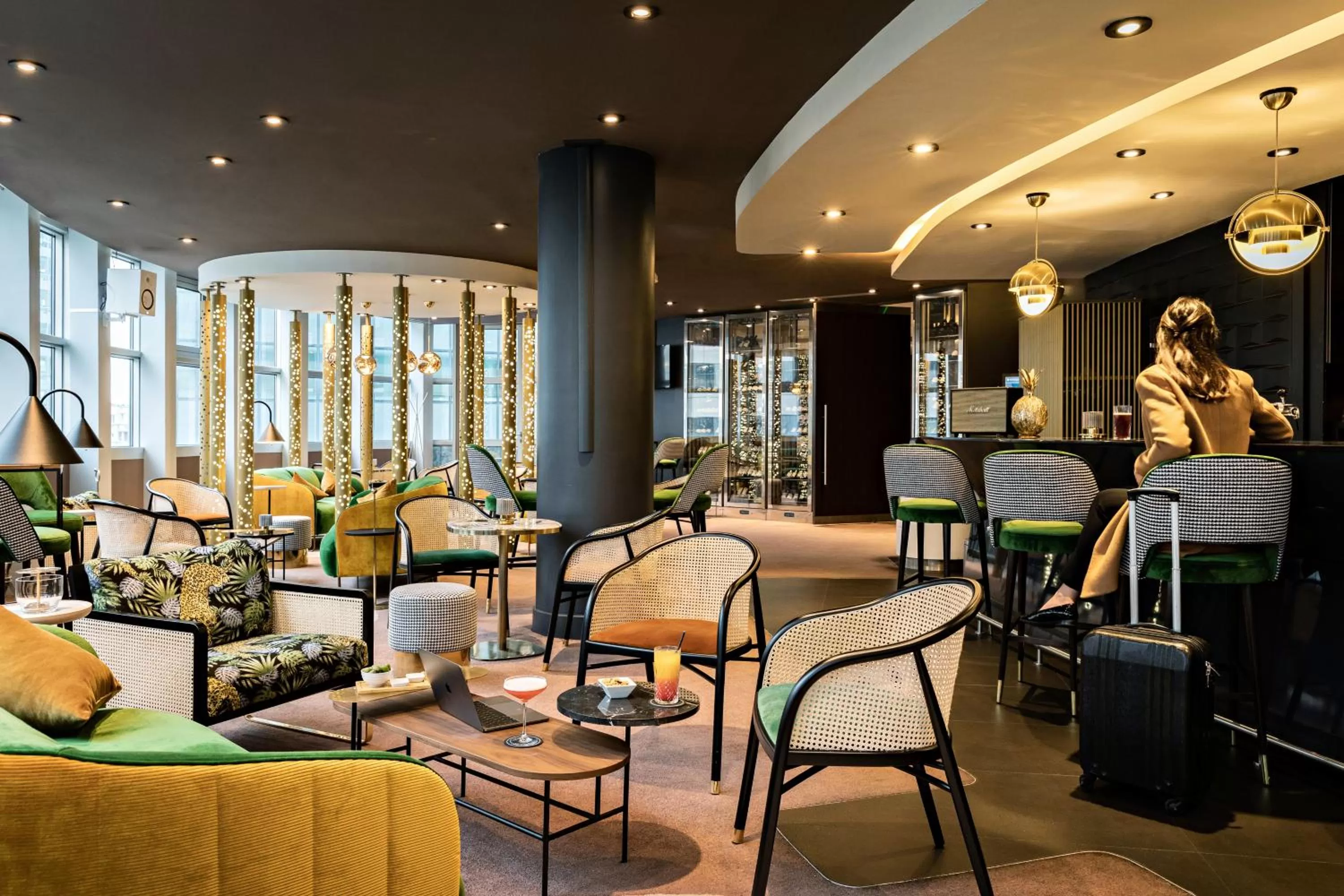 Lounge or bar in Pullman Paris La Défense