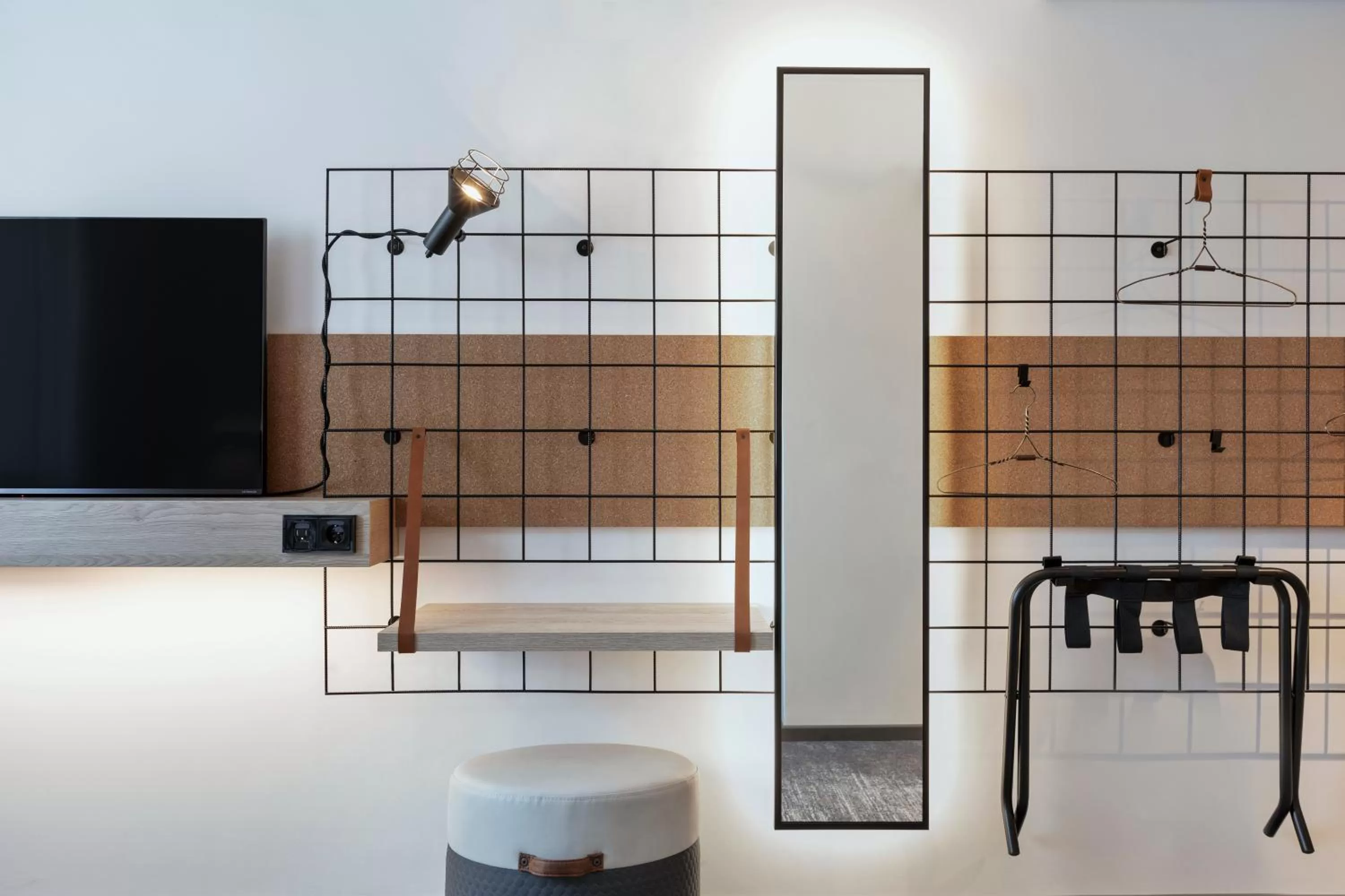 TV and multimedia in Moxy Hamburg City