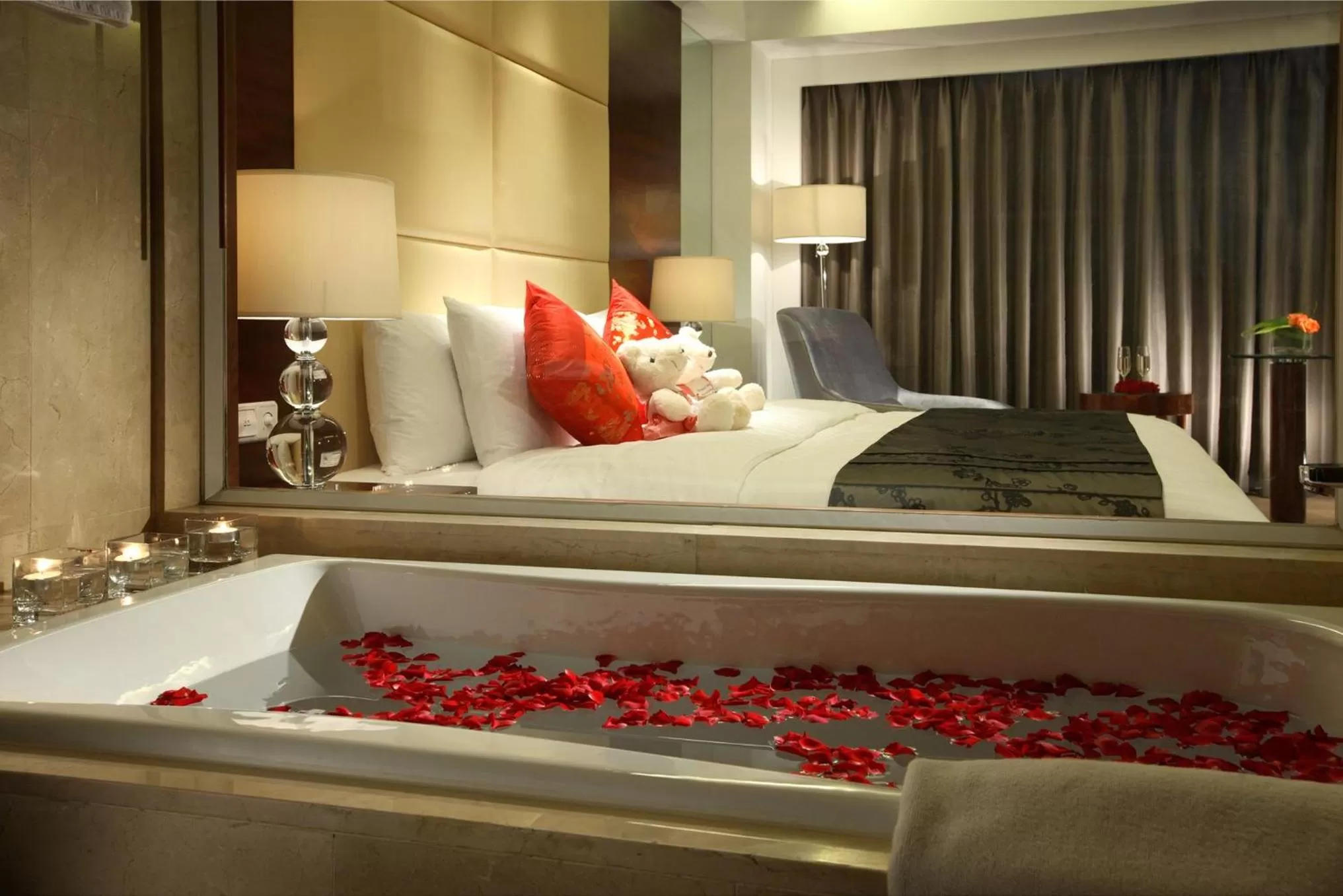 Photo of the whole room, Bed in Crowne Plaza Beijing International Airport by IHG