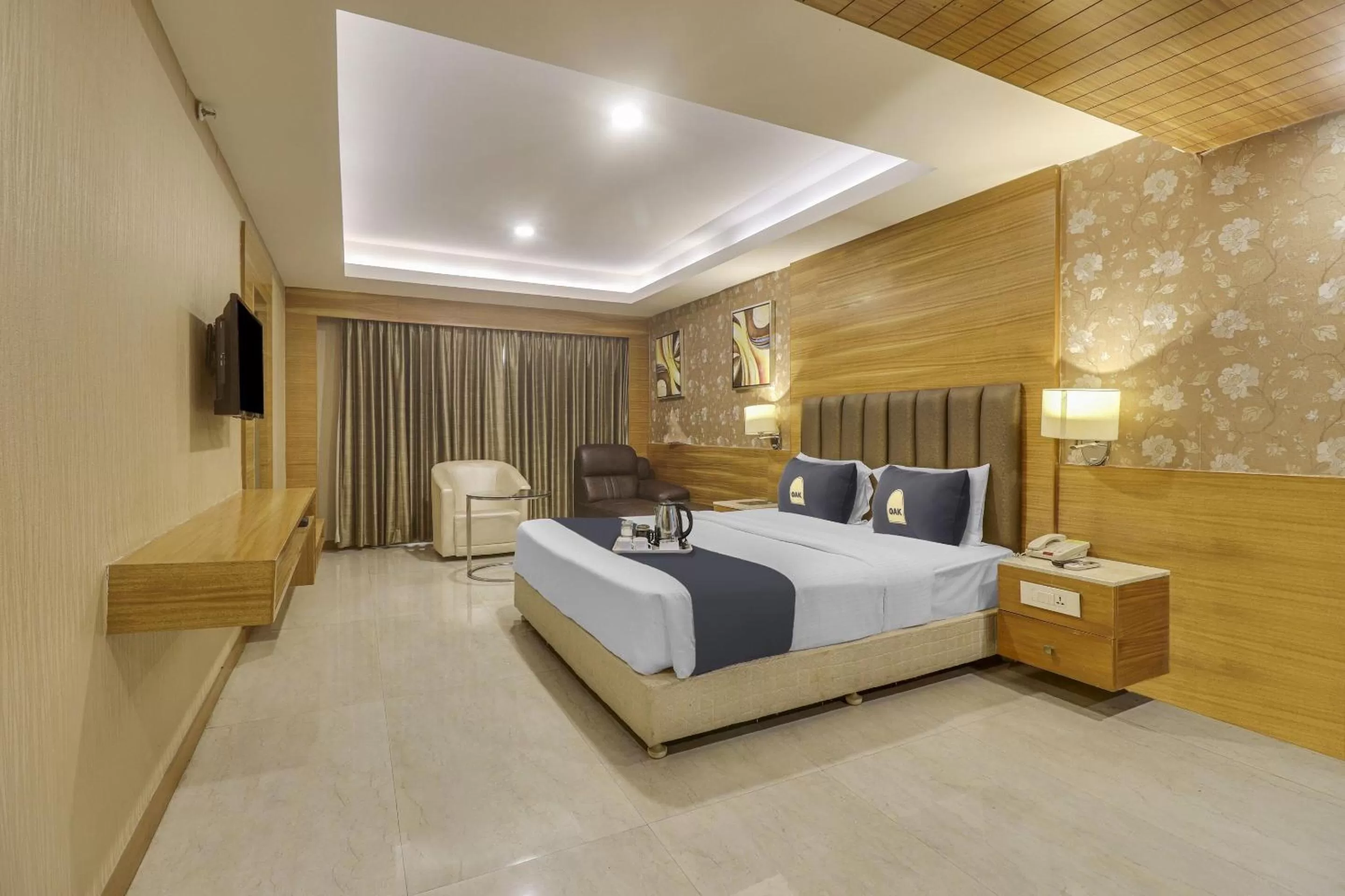 Bedroom, Bed in Palette - Hotel Chennai La Palace