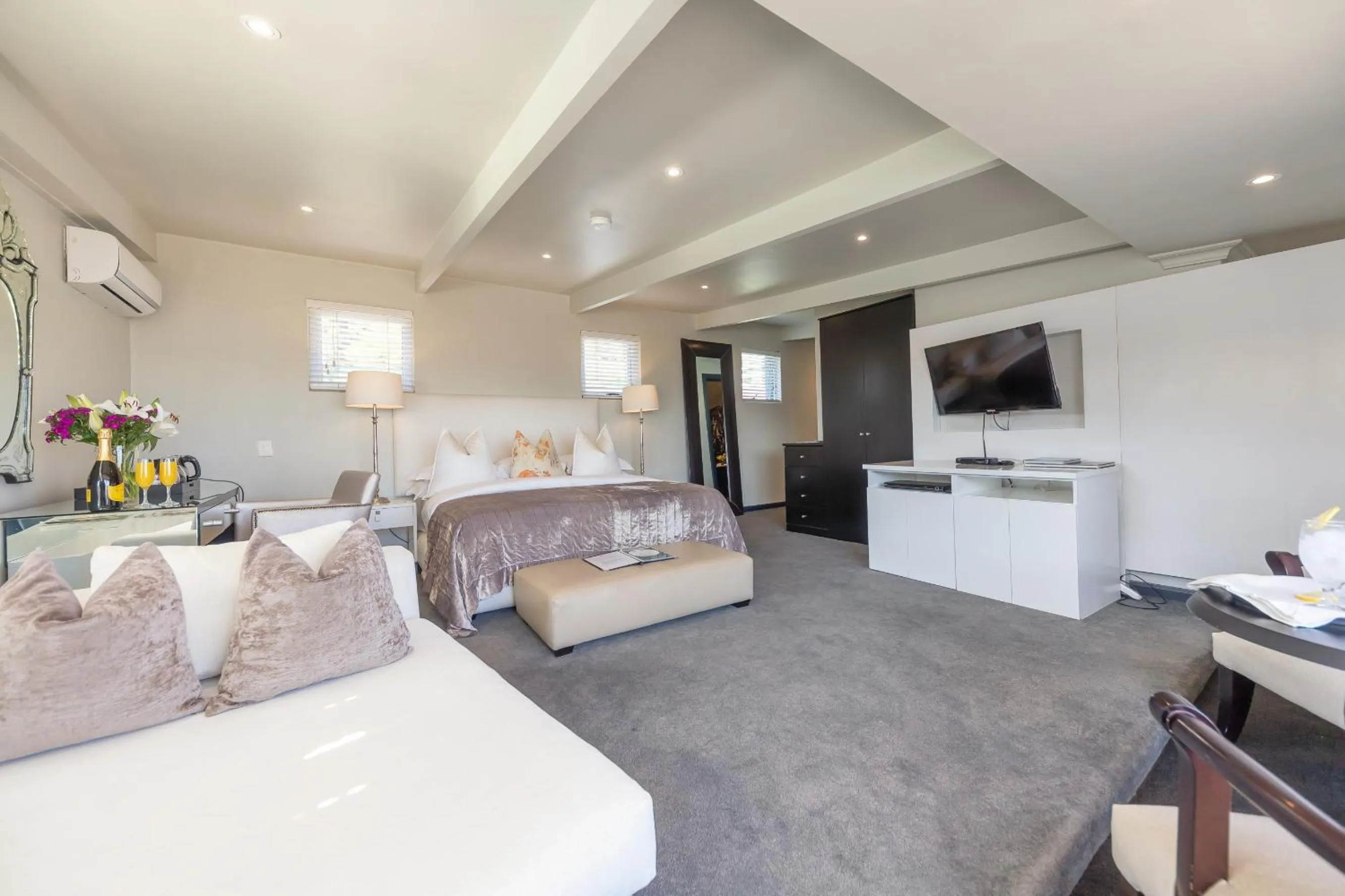 TV and multimedia, Bed in O on Kloof Boutique Hotel & Spa