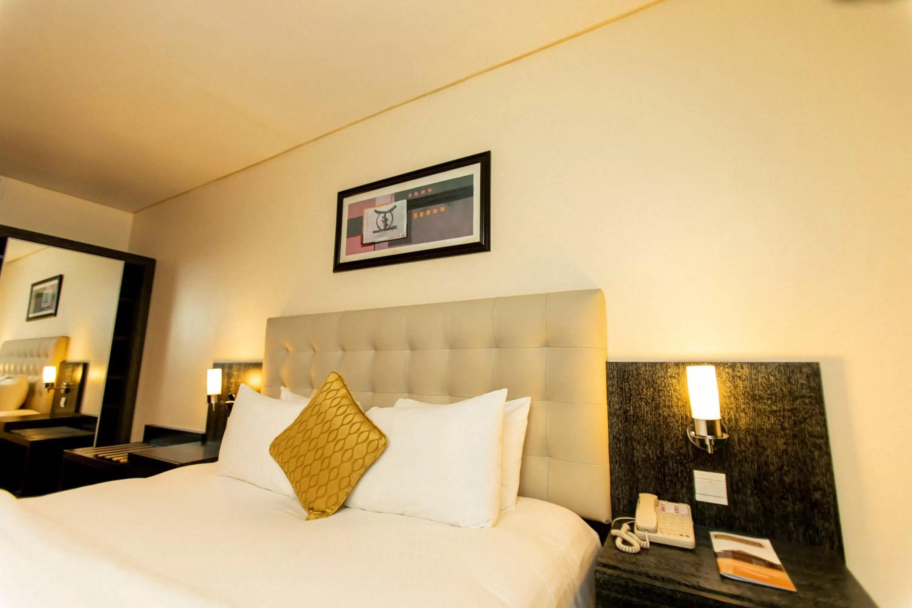 Bedroom in Best Western Premier Accra Airport Hotel