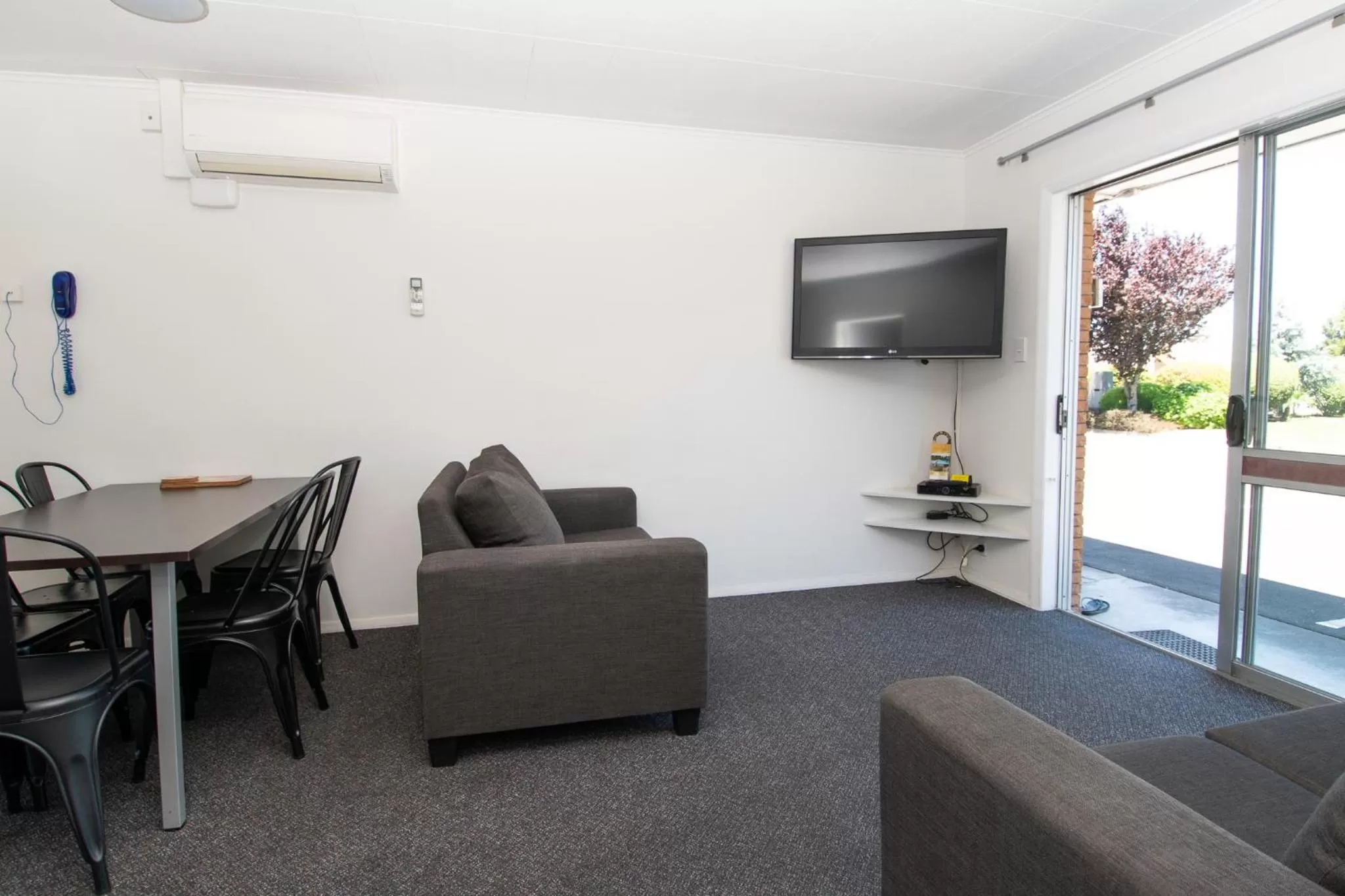 Living room in Middle Park Motel