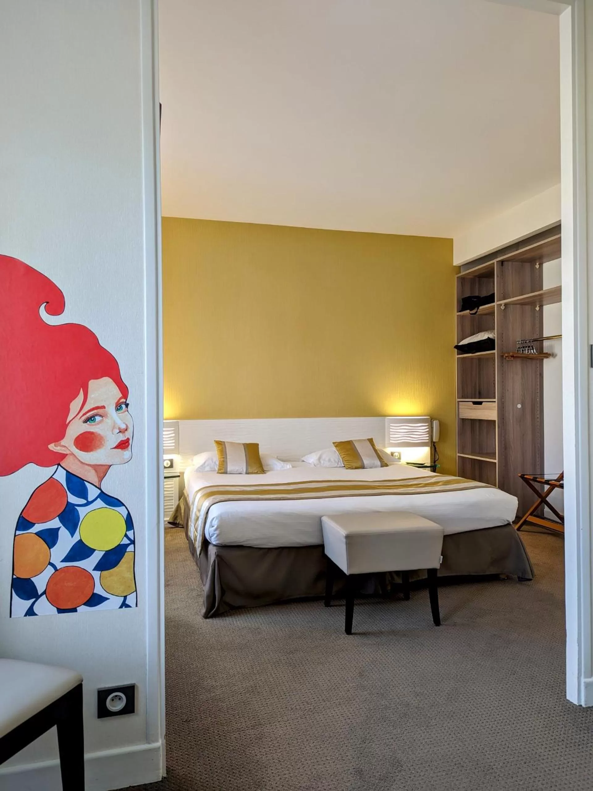 Bed in HOTEL ARVERNA VICHY - ClT'HOTEL