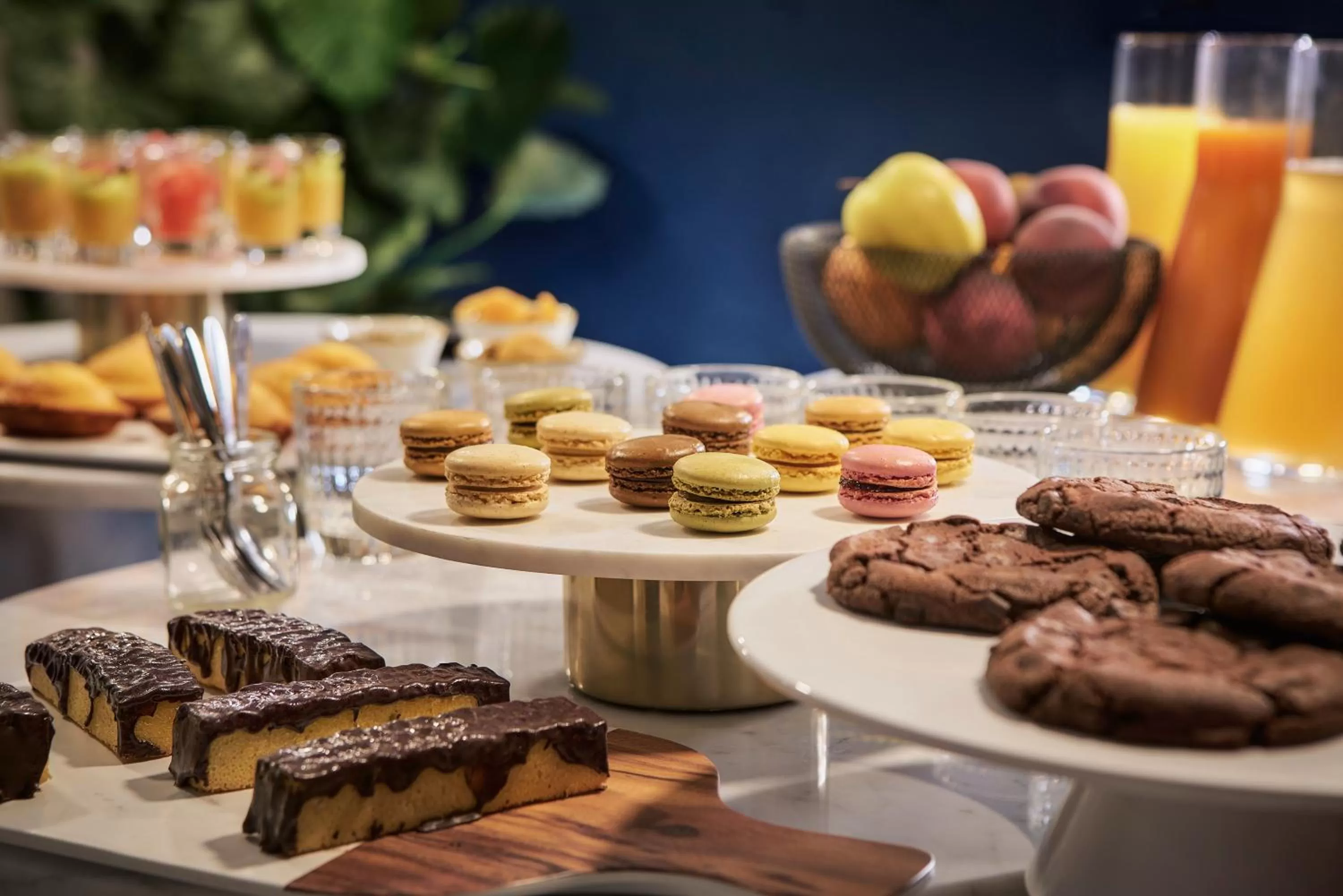 Buffet breakfast in Mercure Paris Montparnasse Pasteur