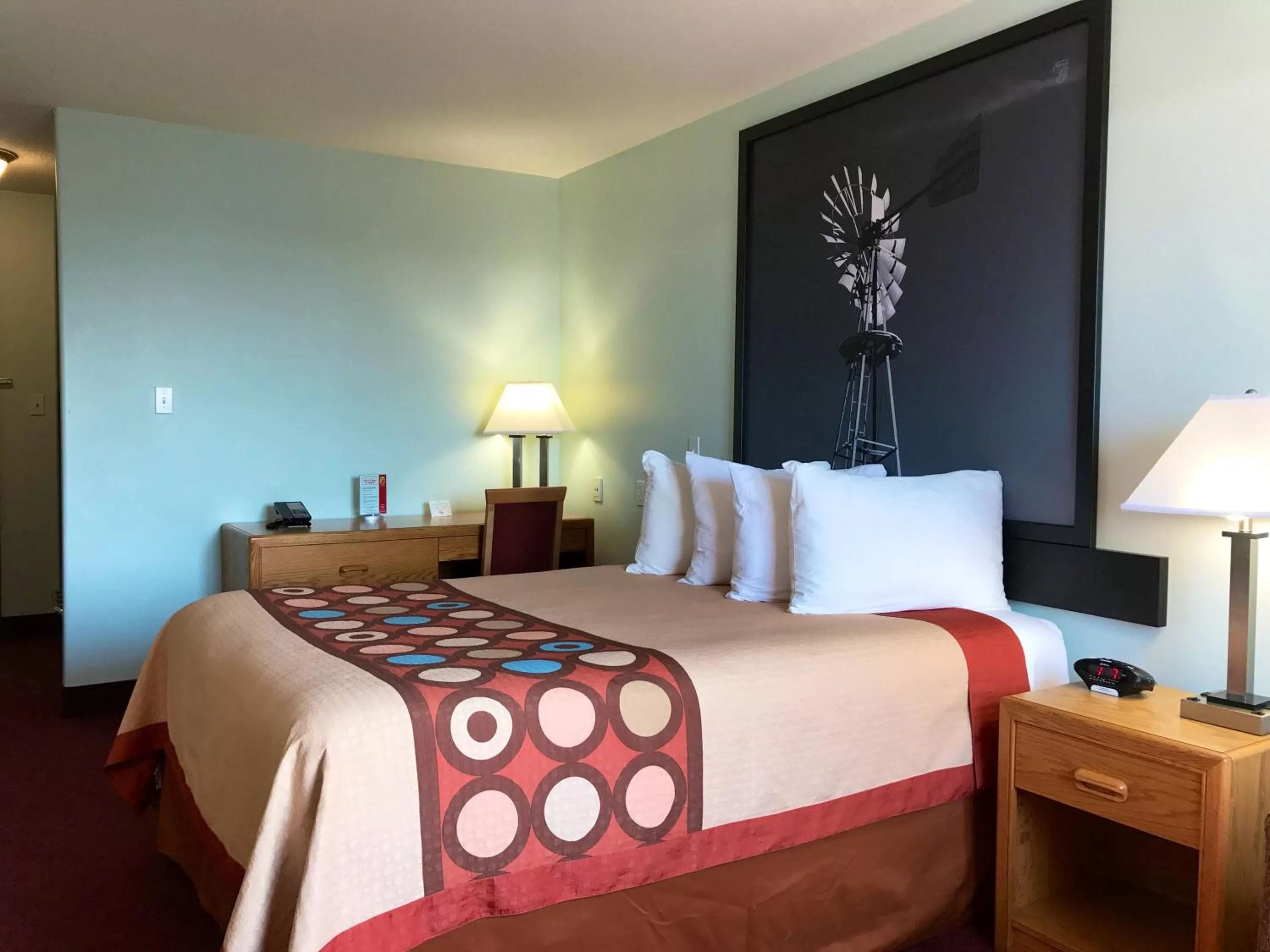 Property building, Bed in Super 8 by Wyndham Kindersley