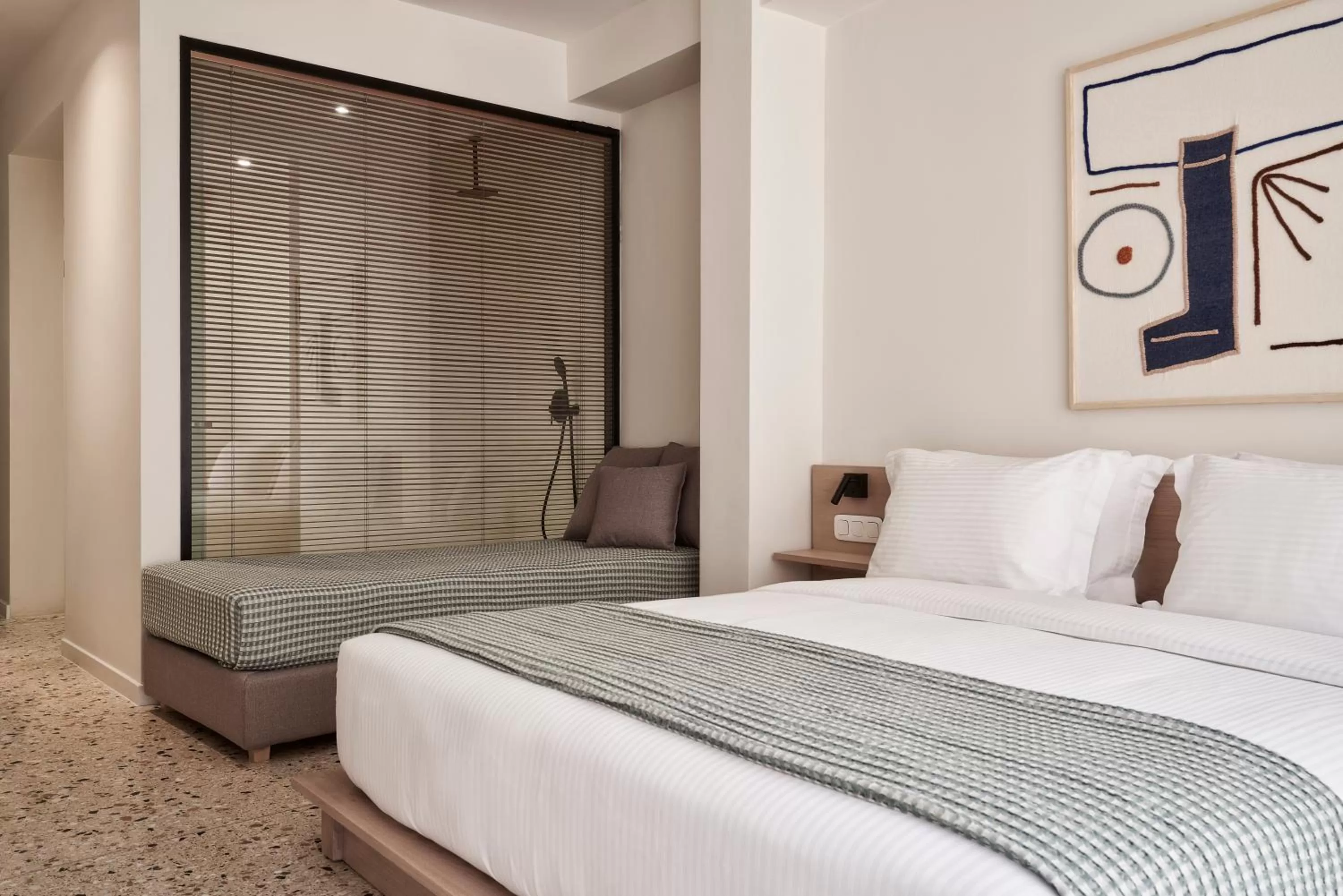 Bedroom, Bed in Vasi