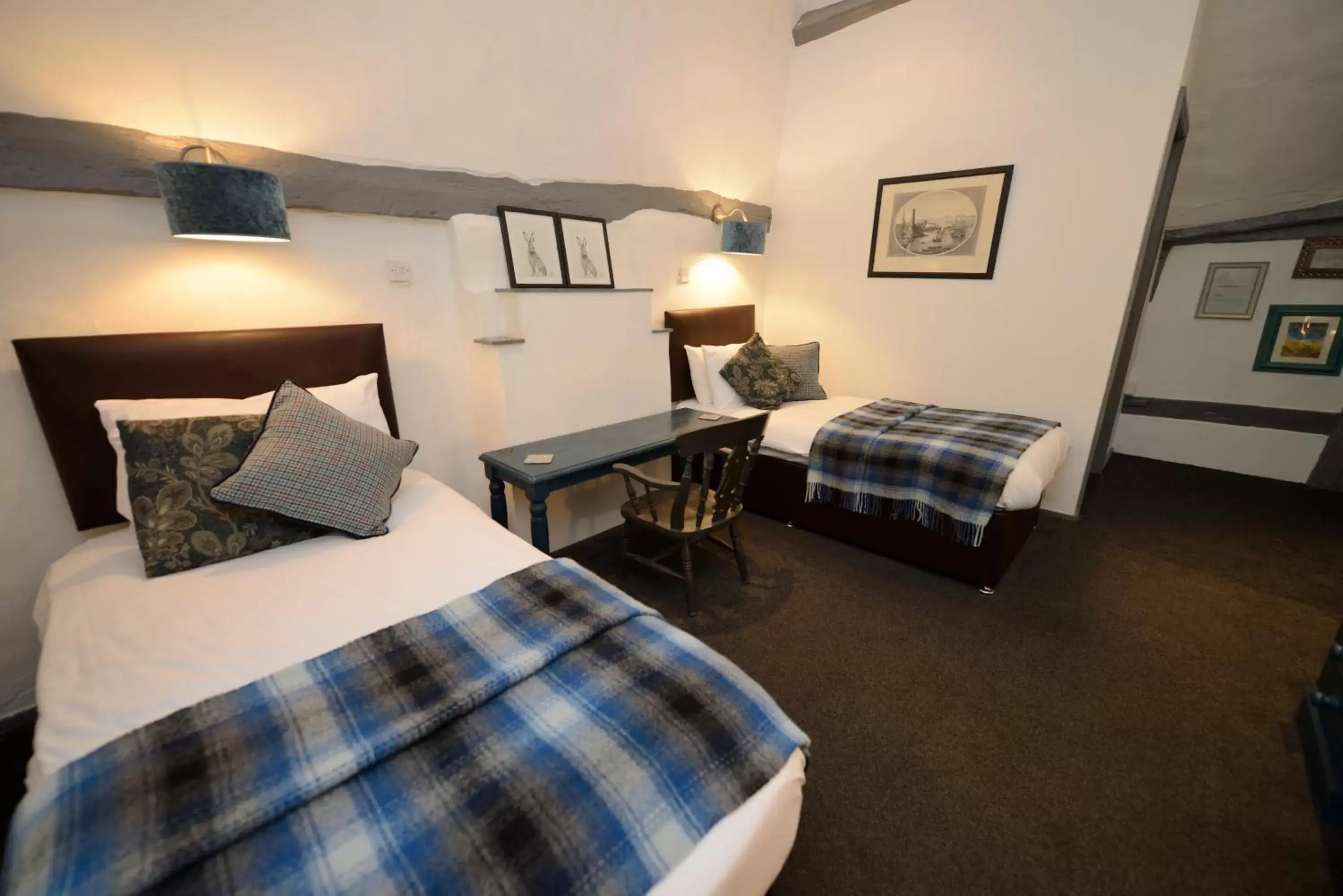 Twin Room - single occupancy in The White Lion Inn Twin Room - single occupancy in The White Lion Inn