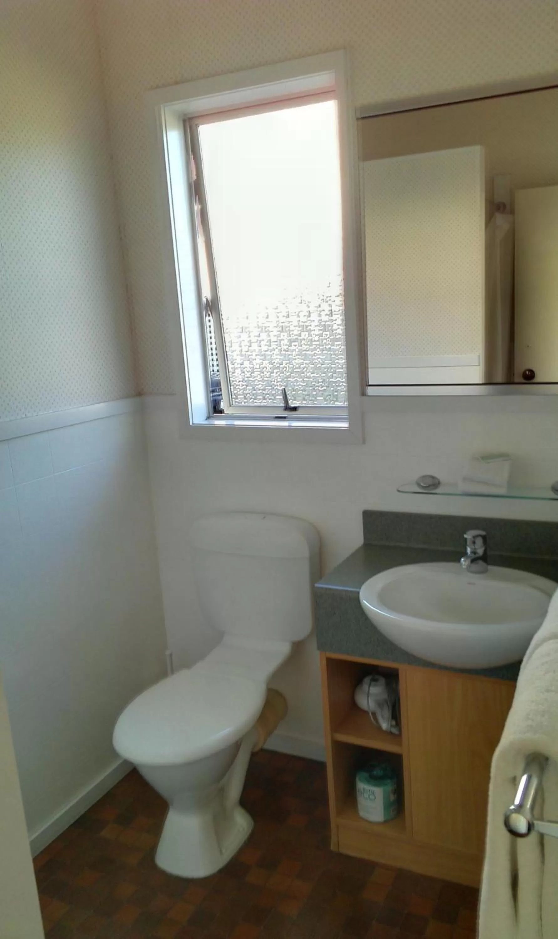 Bathroom in Riverview Motel