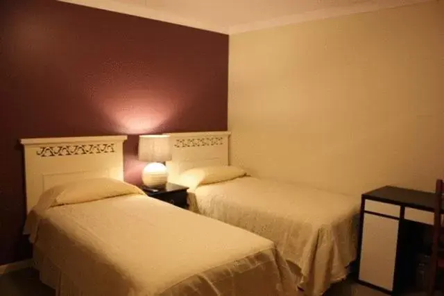 Twin Room with Private Bathroom in Arcadian Bed & Breakfast Twin Room with Private Bathroom in Arcadian Bed & Breakfast