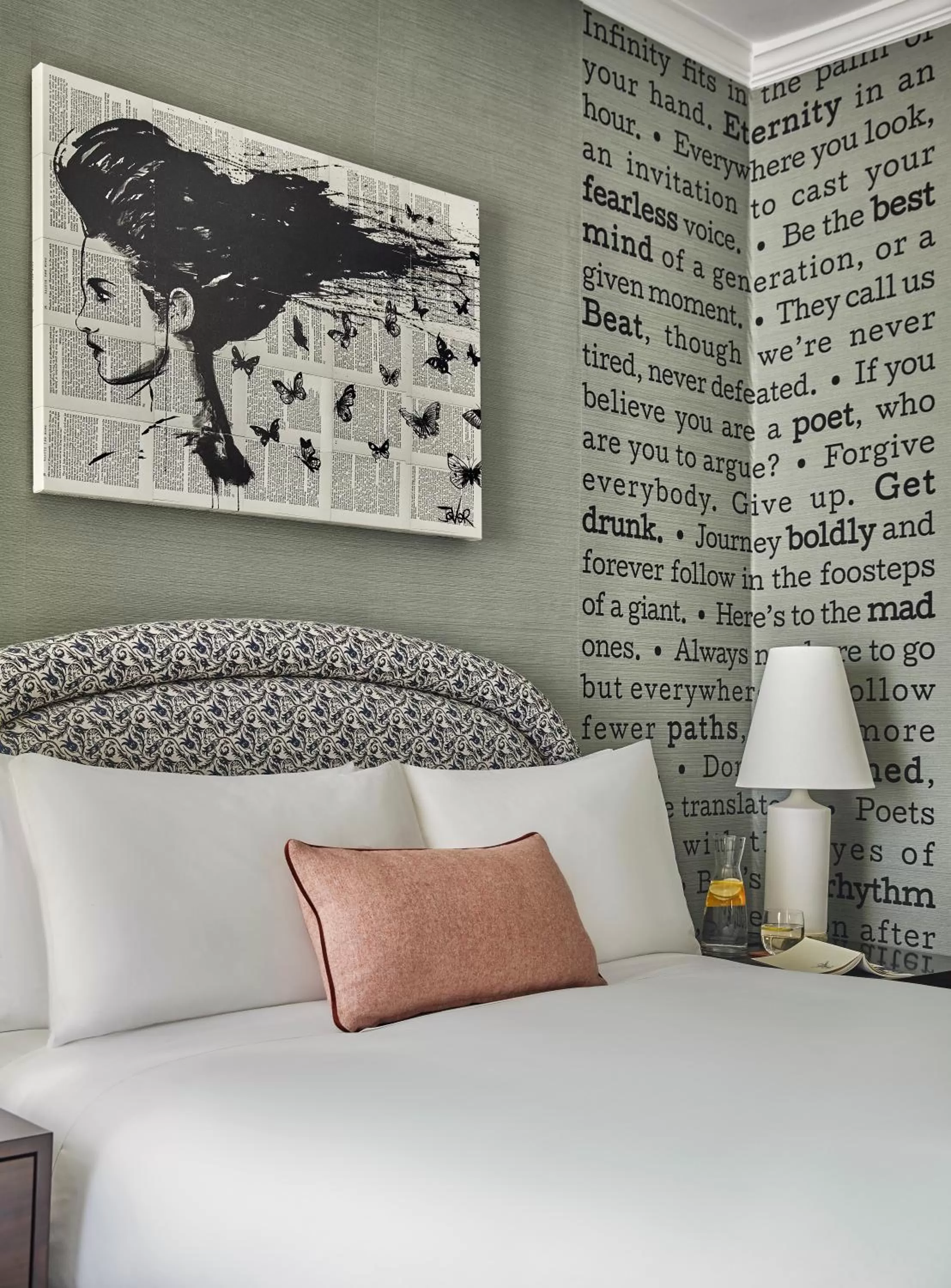 Bed in Hotel Emblem San Francisco