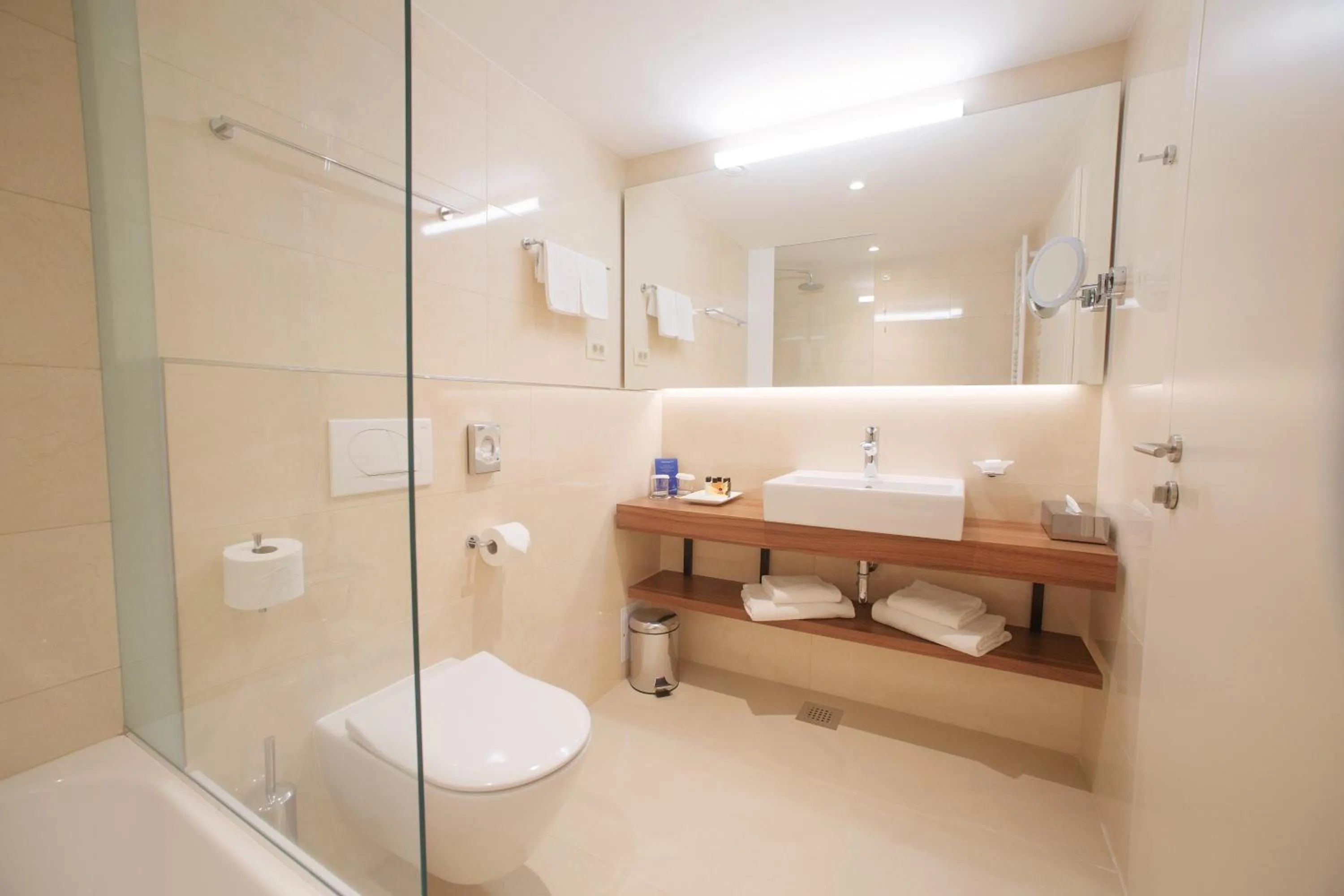 Toilet in Grand Hotel Bernardin