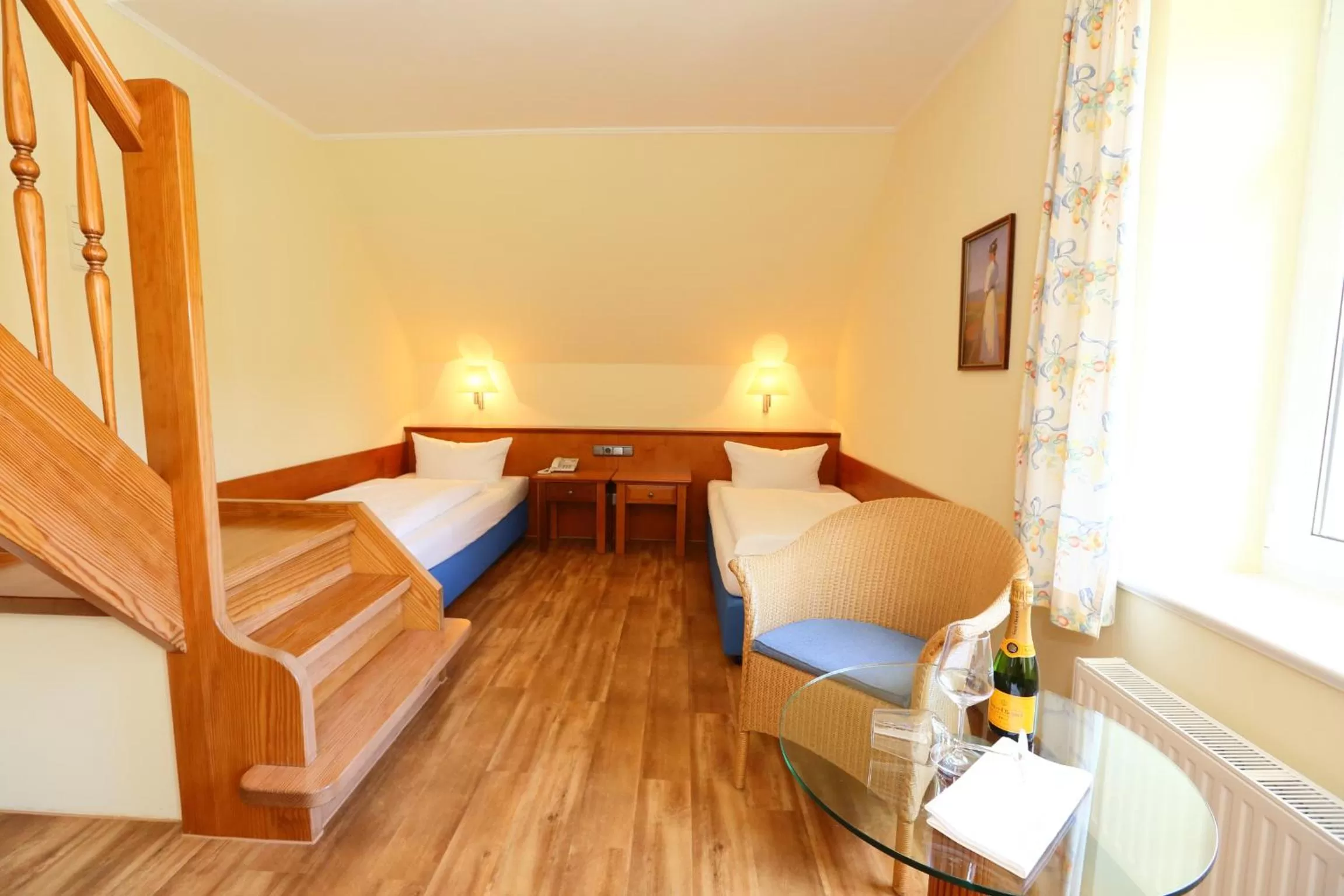 Bedroom, Bed in Stade Land Golf Hotel Landhotel Deinster Mühle