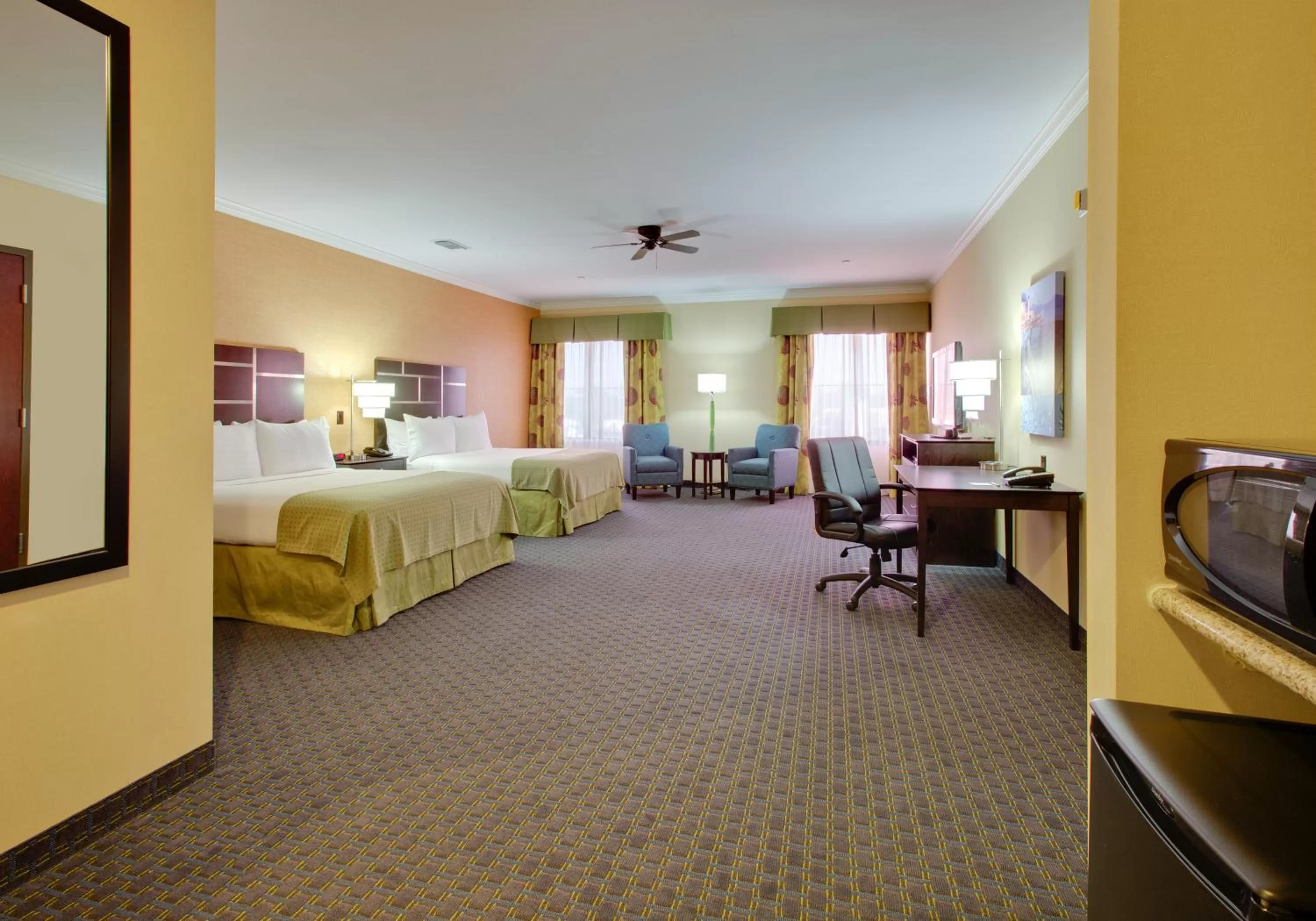 Photo of the whole room, Bed in Holiday Inn Houston East-Channelview by IHG