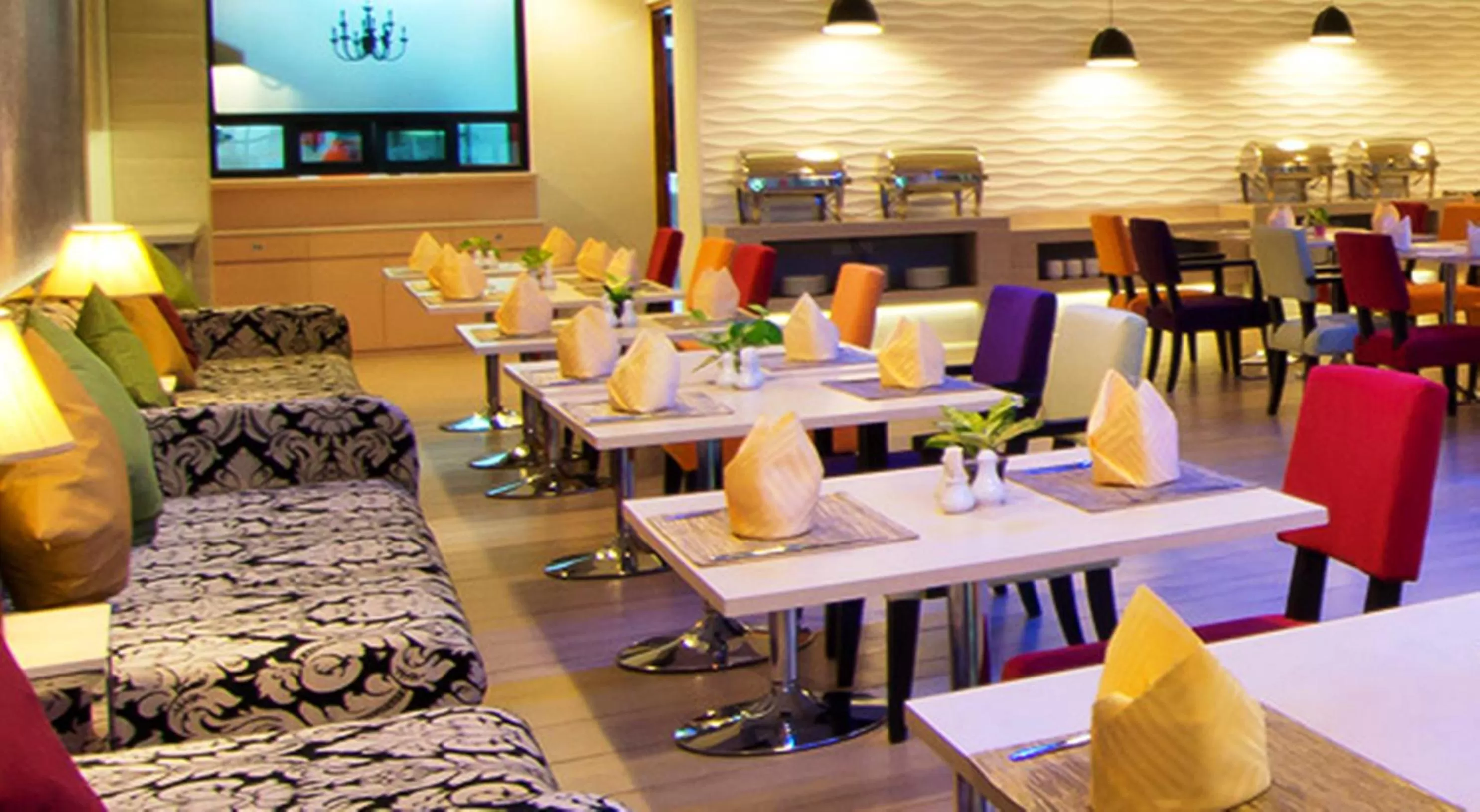 Restaurant/places to eat in The Stay Hotel "SHA Certified"