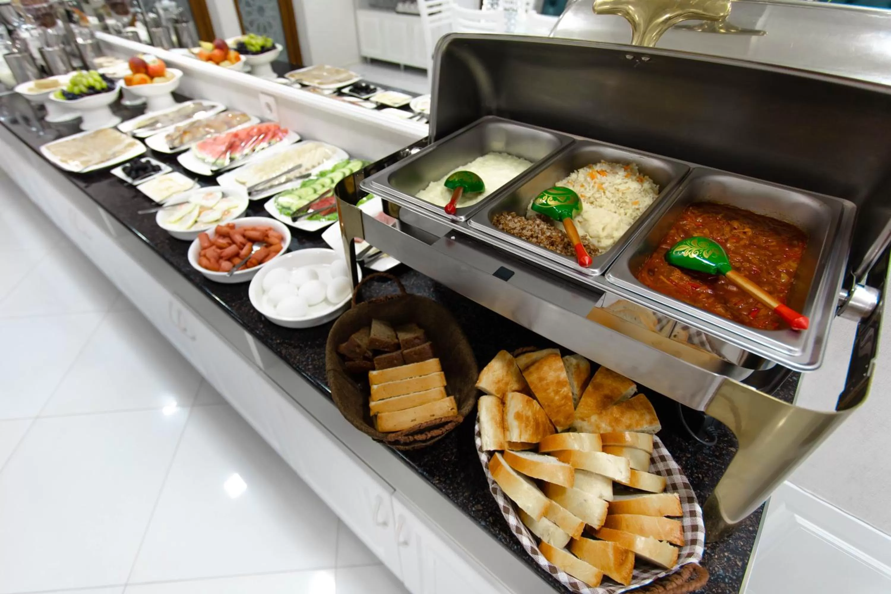 Food in Registon Saroy Hotel