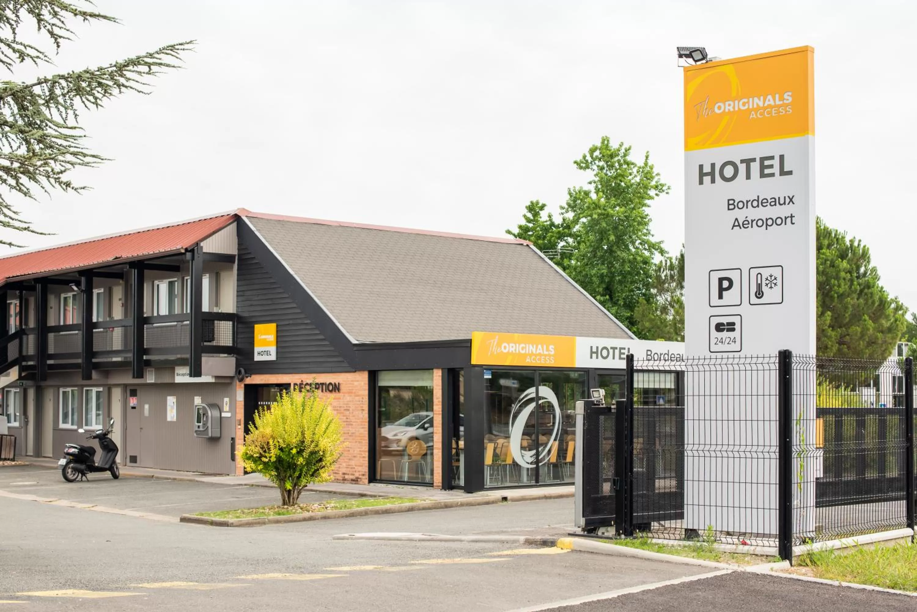 Property building in The Originals Access Hôtel Bordeaux Aéroport