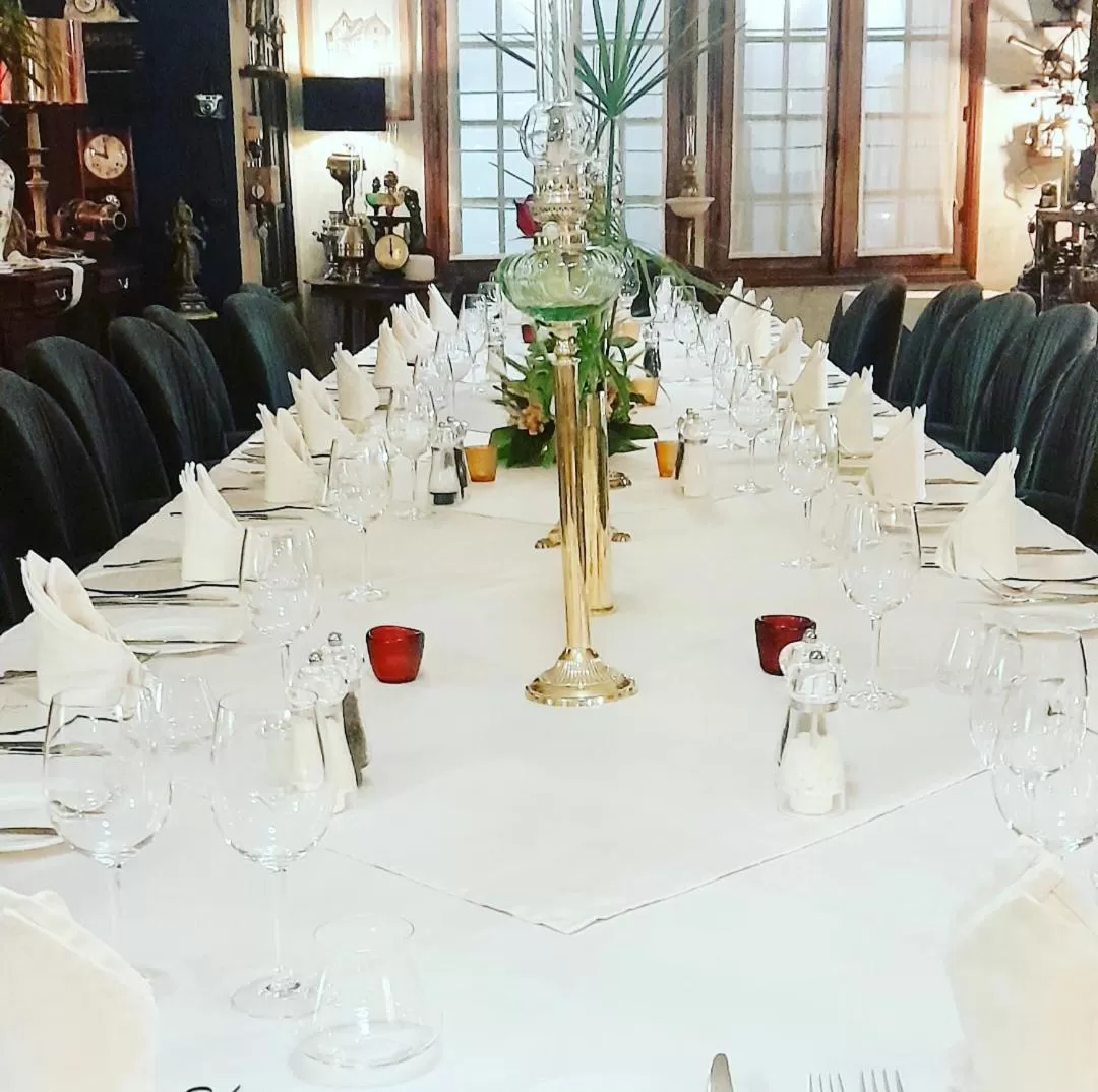 Restaurant/Places to Eat in La Varangue