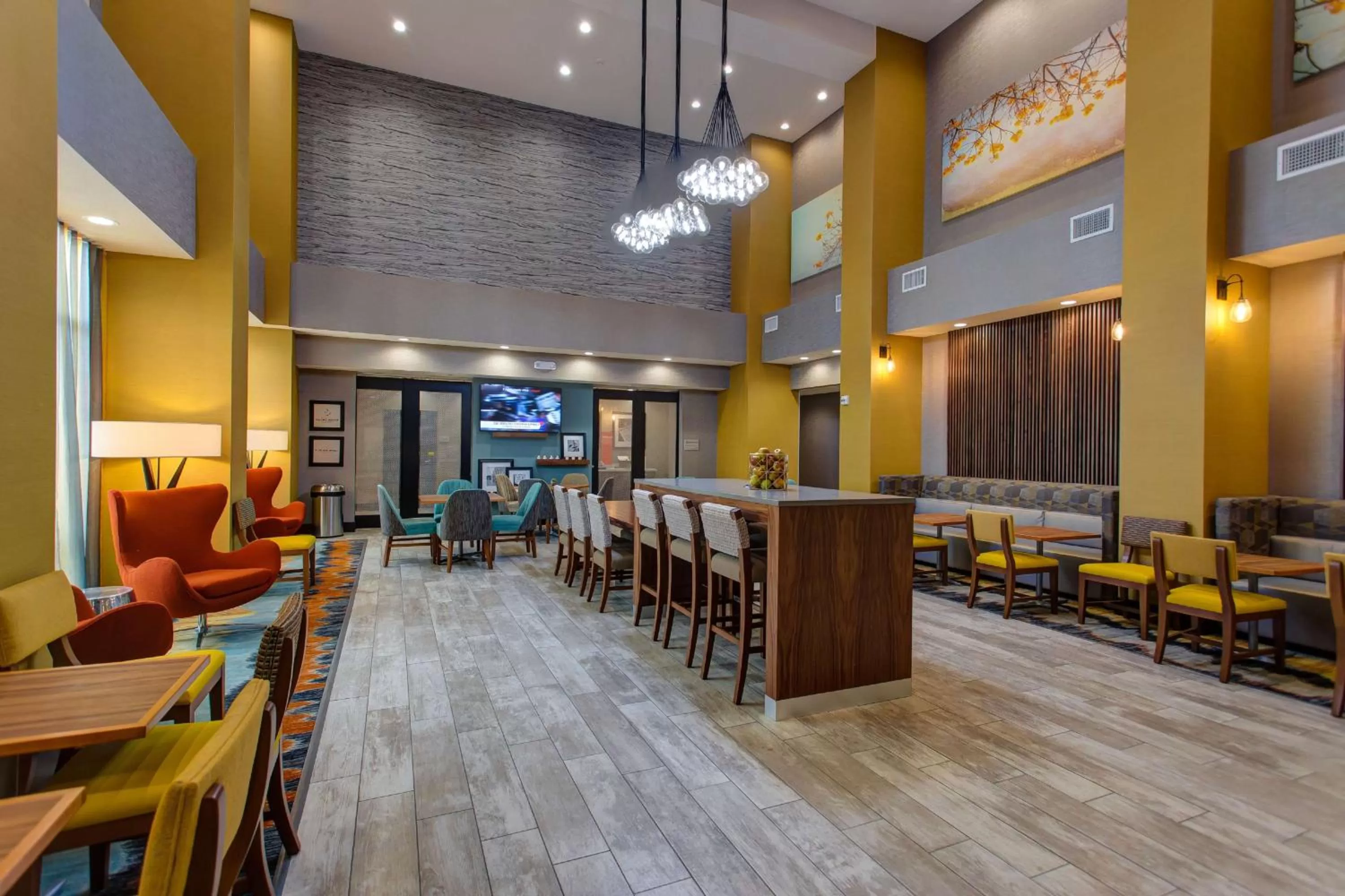 Restaurant/places to eat in Hampton Inn & Suites-Wichita/Airport, KS