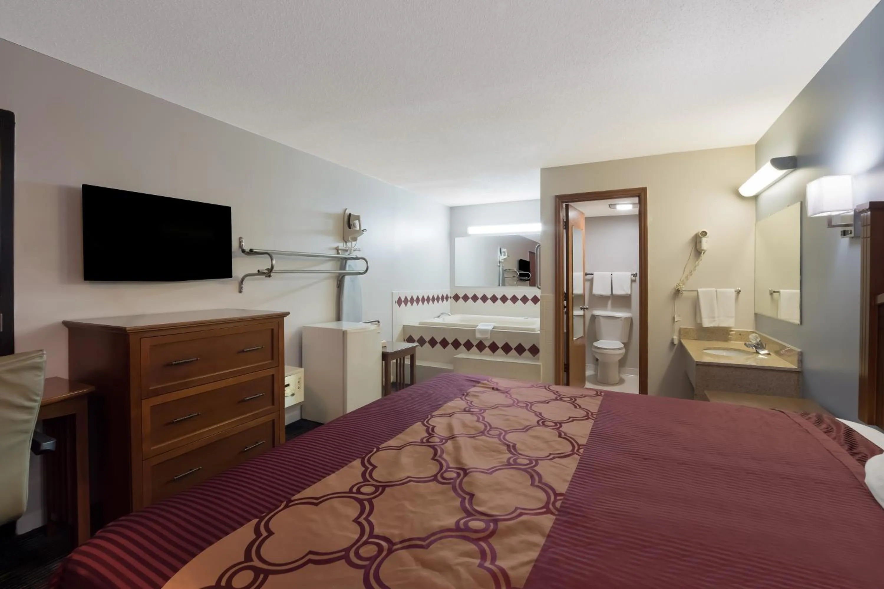 Bed in Rodeway Inn Augusta West - Fort Gordon