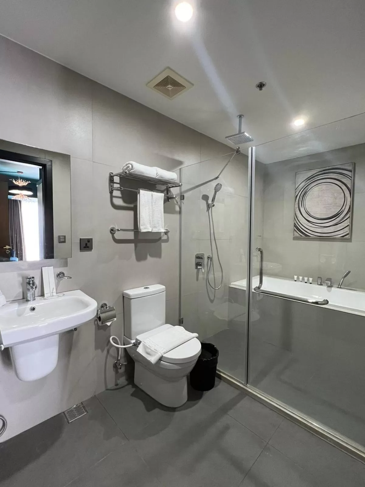 Bathroom in AEON SUITES Staycation