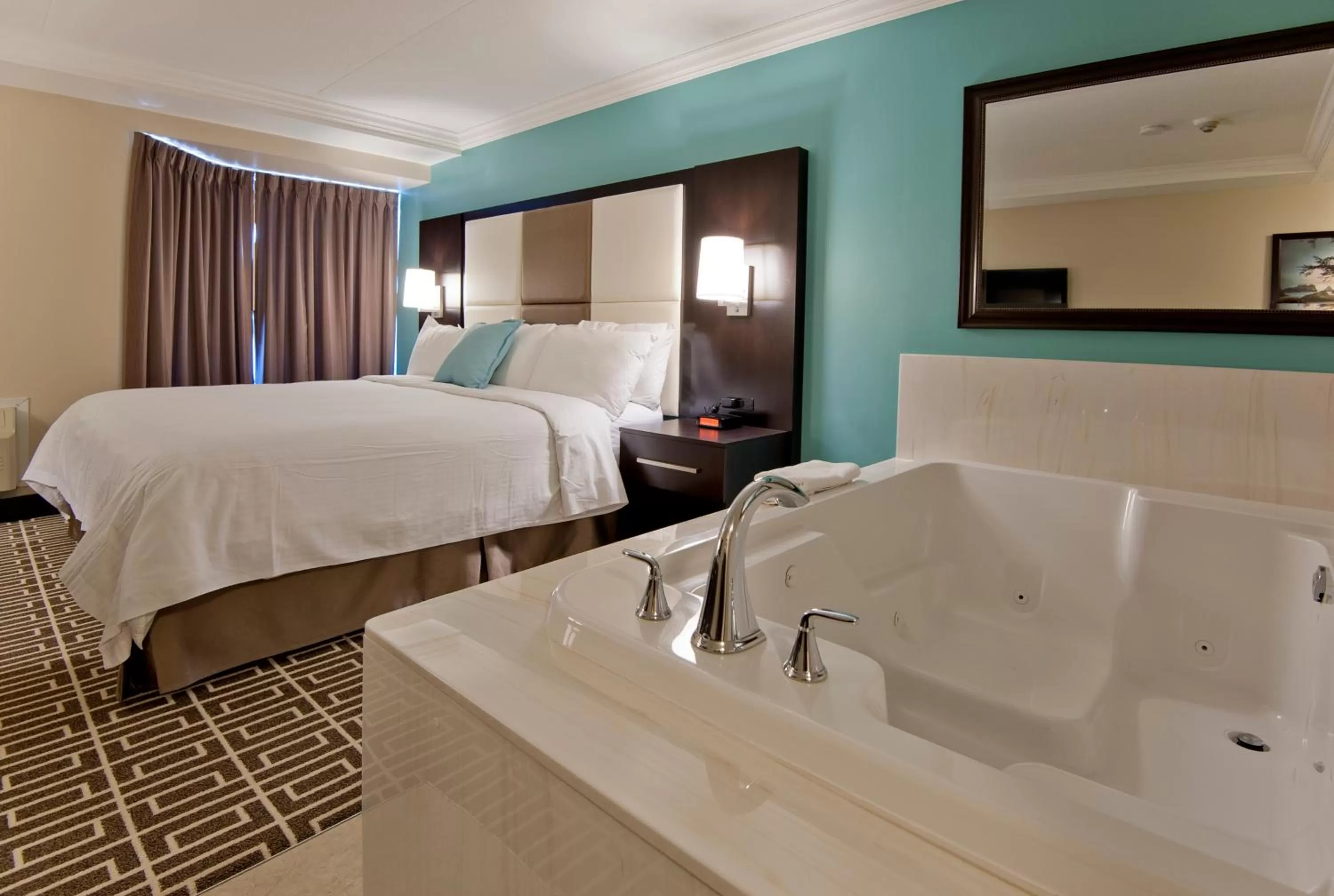 Photo of the whole room, Bed in Visitor's Inn