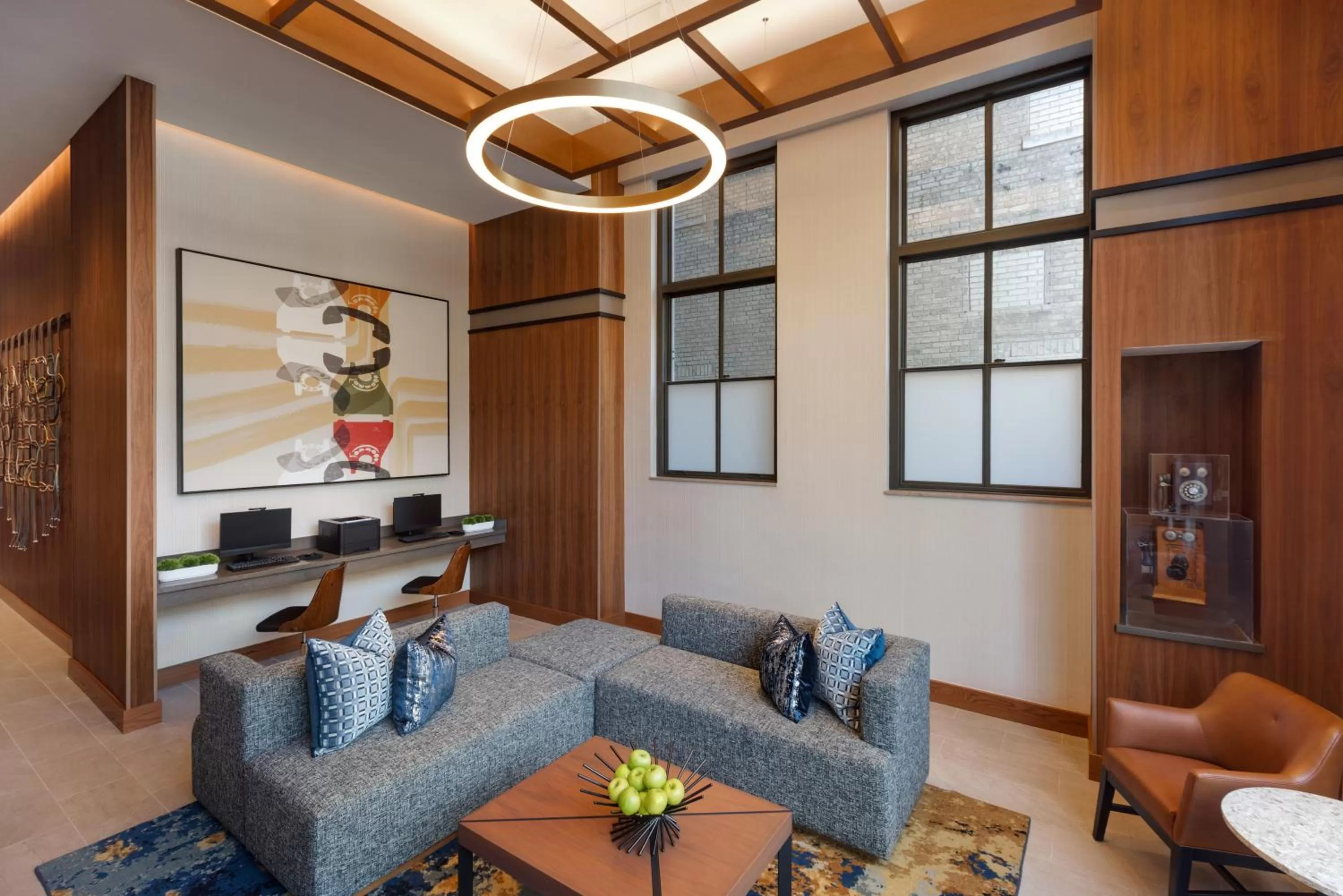 Living room in Hyatt Place Houston Downtown