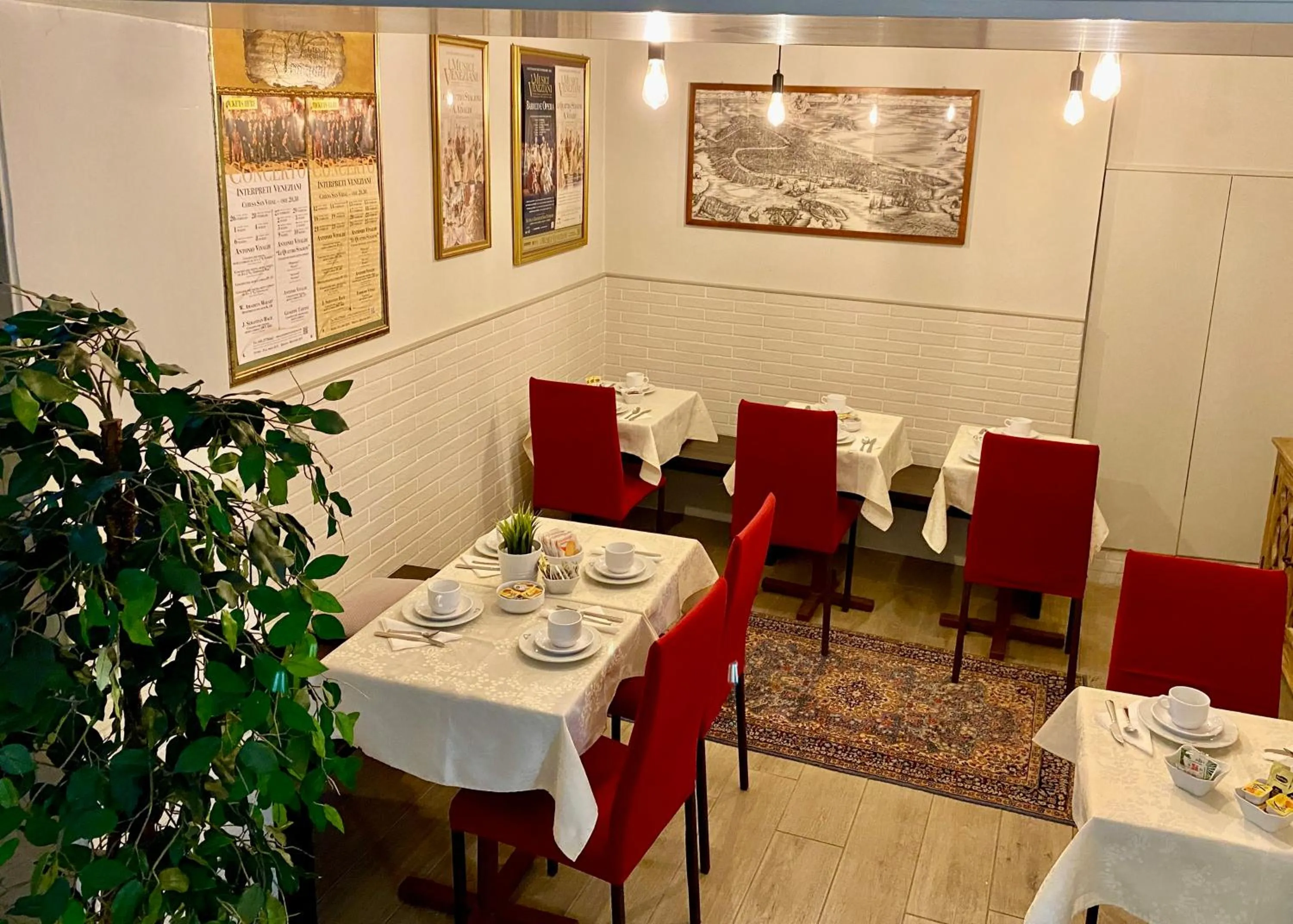 Breakfast in Hotel Bridge