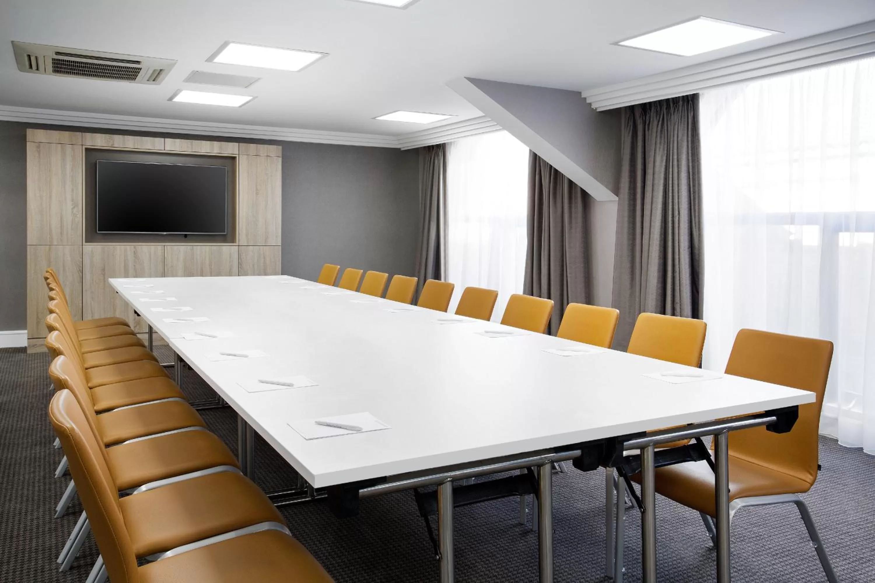 Meeting/conference room in Leonardo Hotel and Conference Venue Hinckley Island