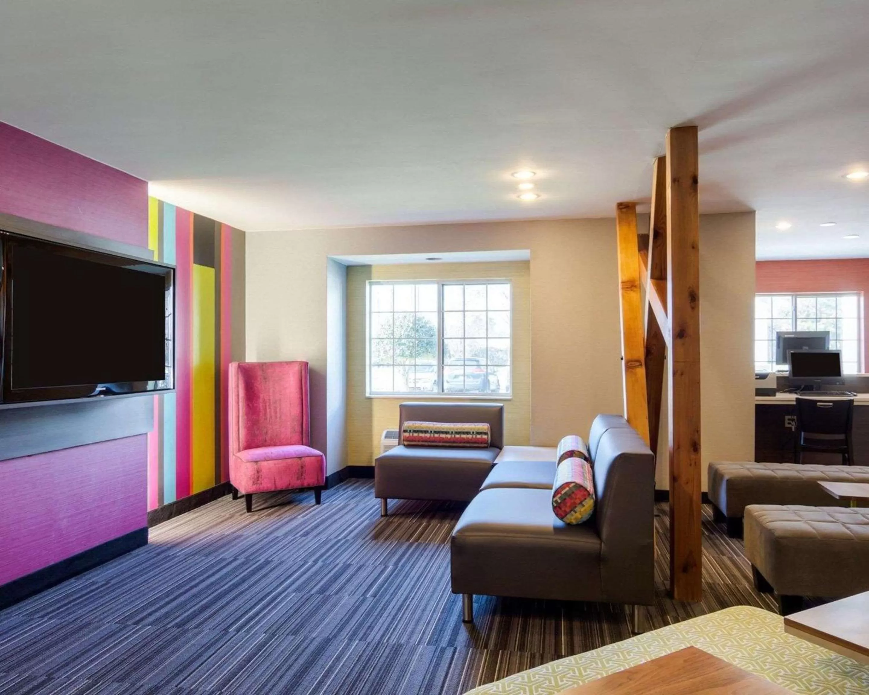 Lobby or reception, Bed in Quality Inn & Suites Ashland near Kings Dominion