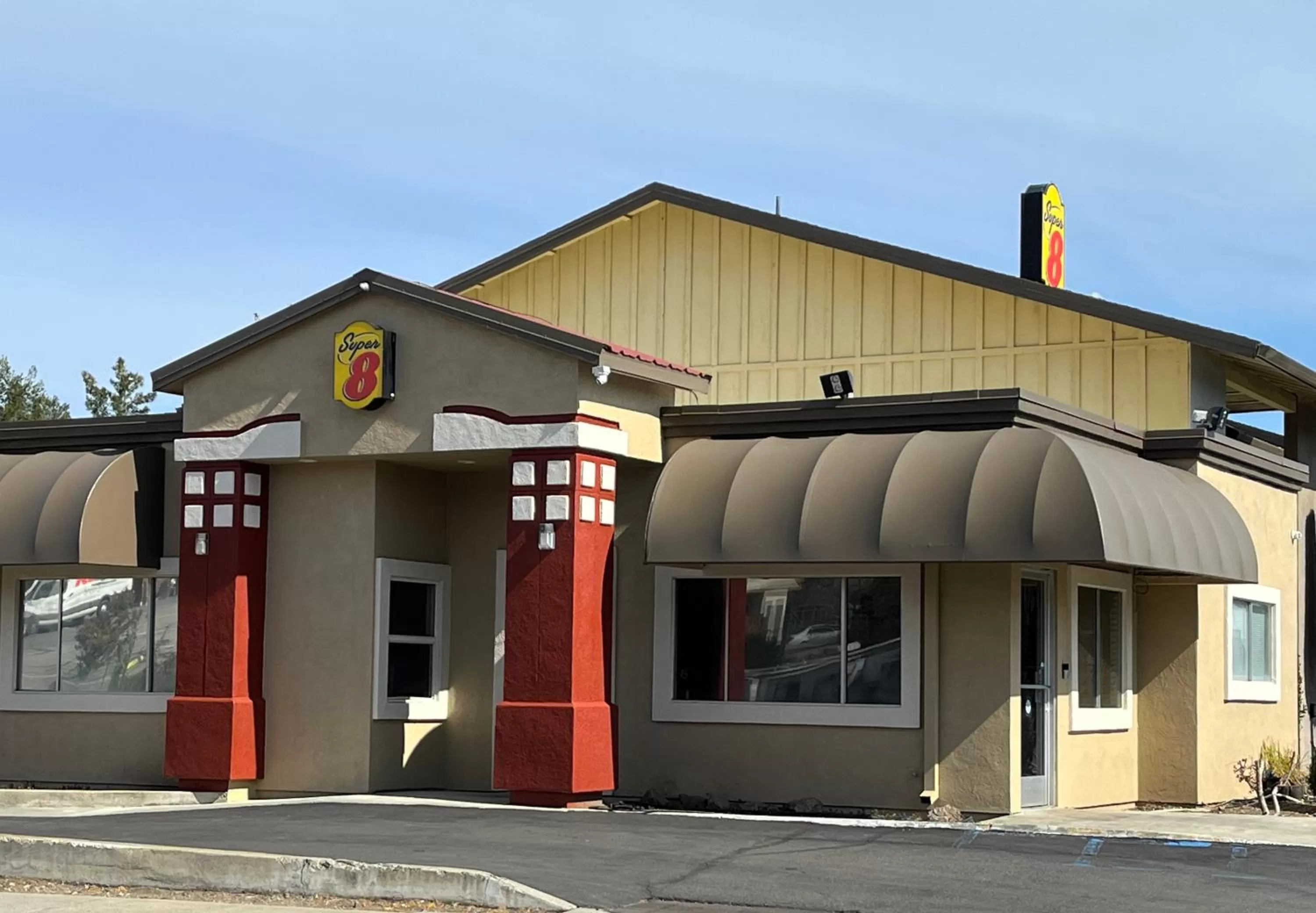 Property building in Super 8 by Wyndham Red Bluff