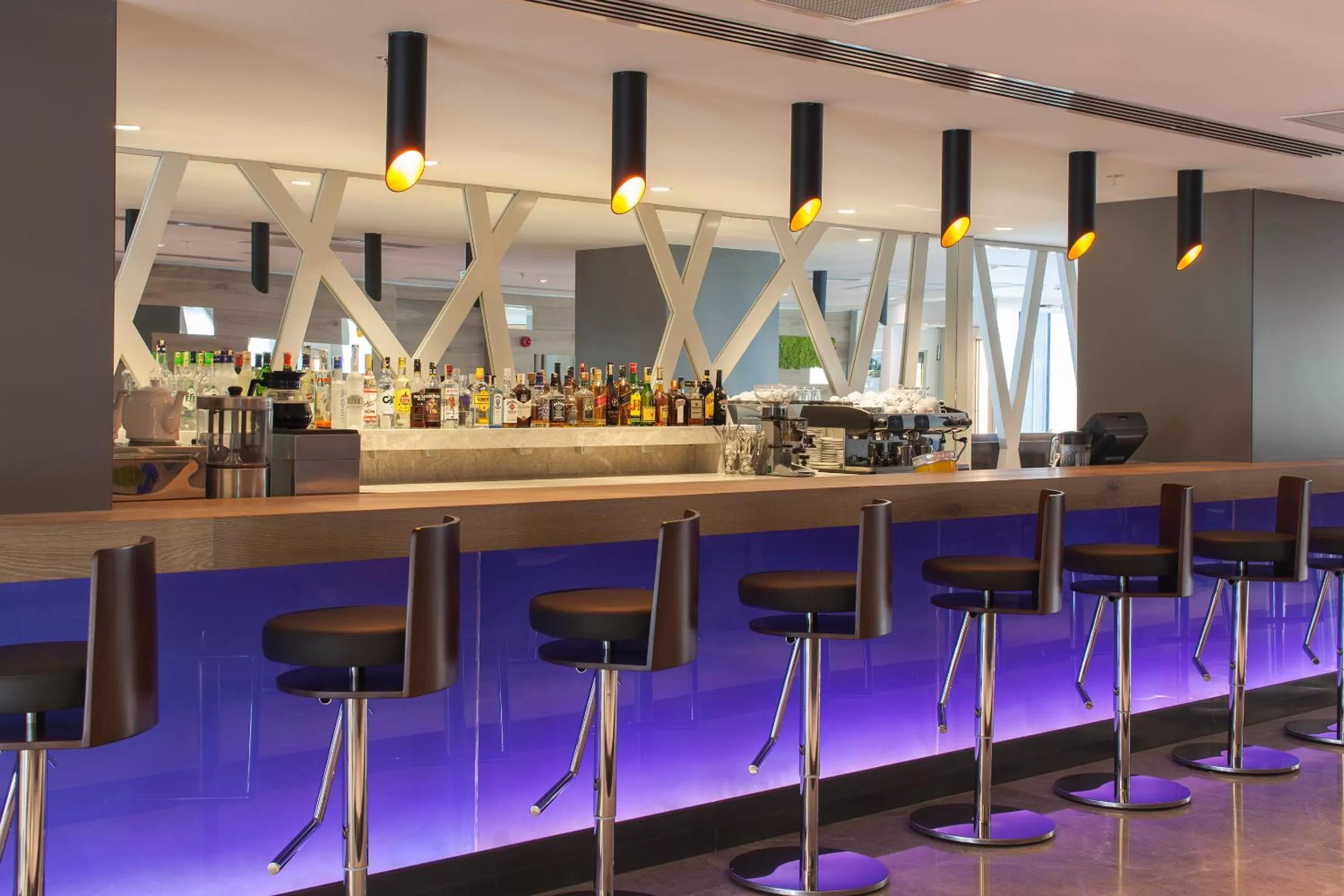 Lounge or bar in Ramada Hotel & Suites by Wyndham Izmir Kemalpasa