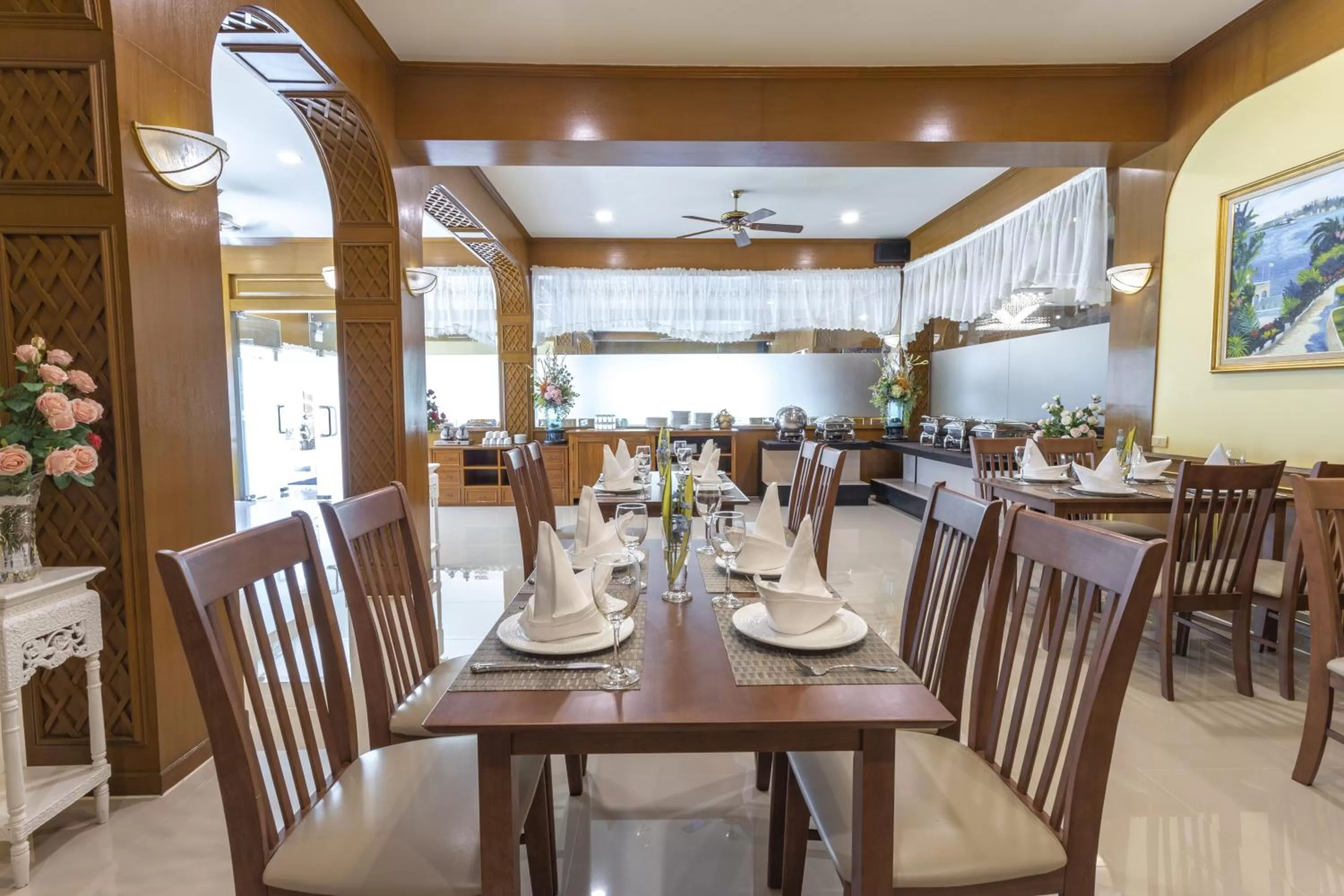 Restaurant/places to eat in Sabai Inn