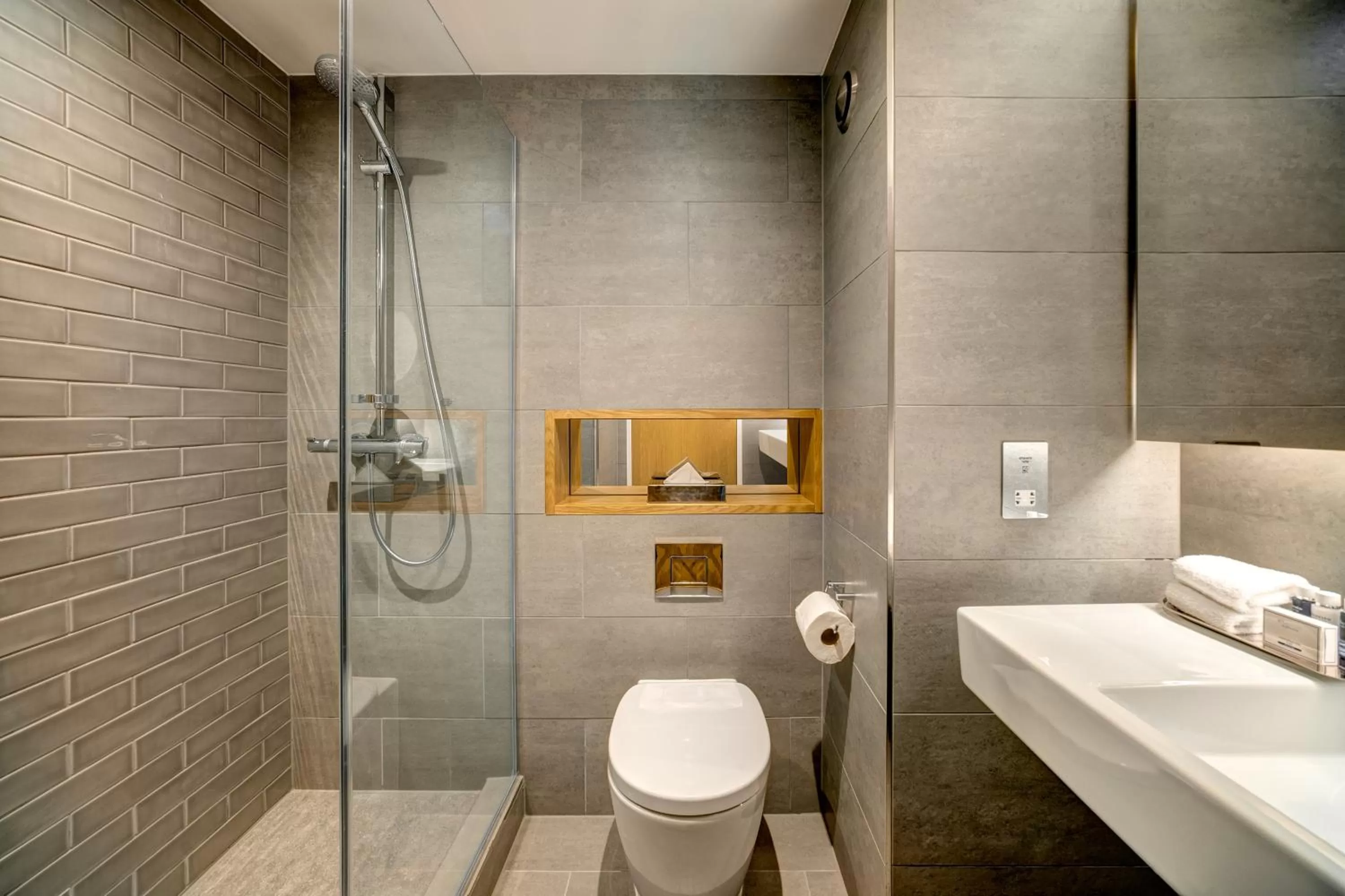 Bathroom in Apex City of Glasgow Hotel