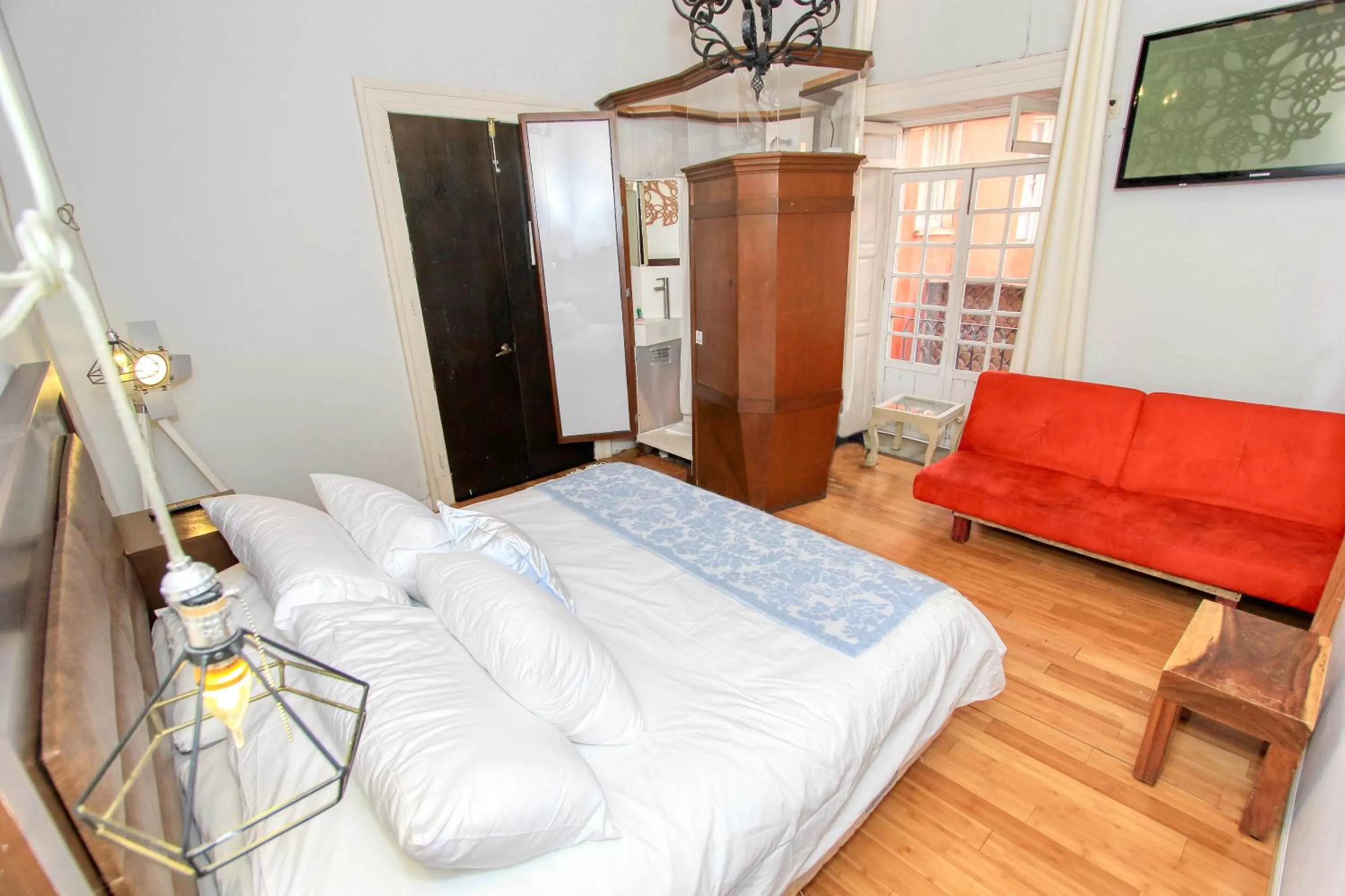 Photo of the whole room, Bed in Hotel Mansion Von Humboldt