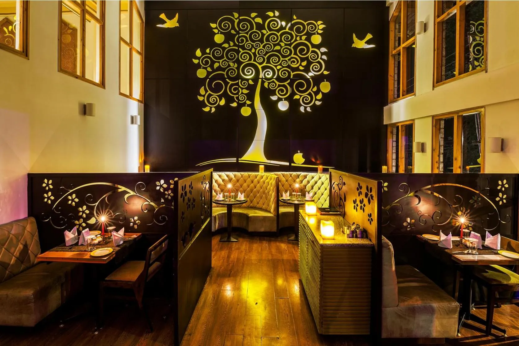 Restaurant/places to eat in Honeymoon Inn Manali