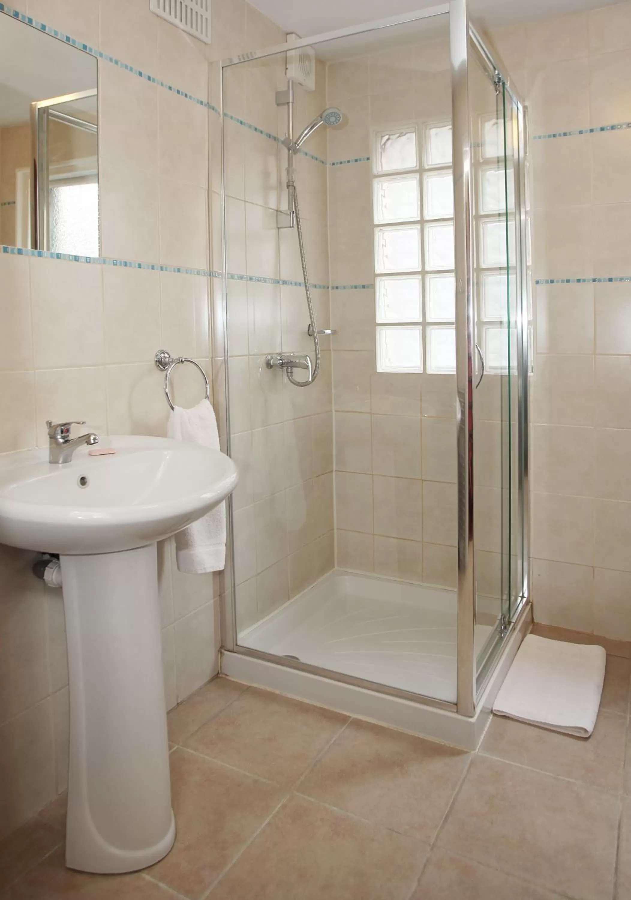 Bathroom in St Athans Hotel