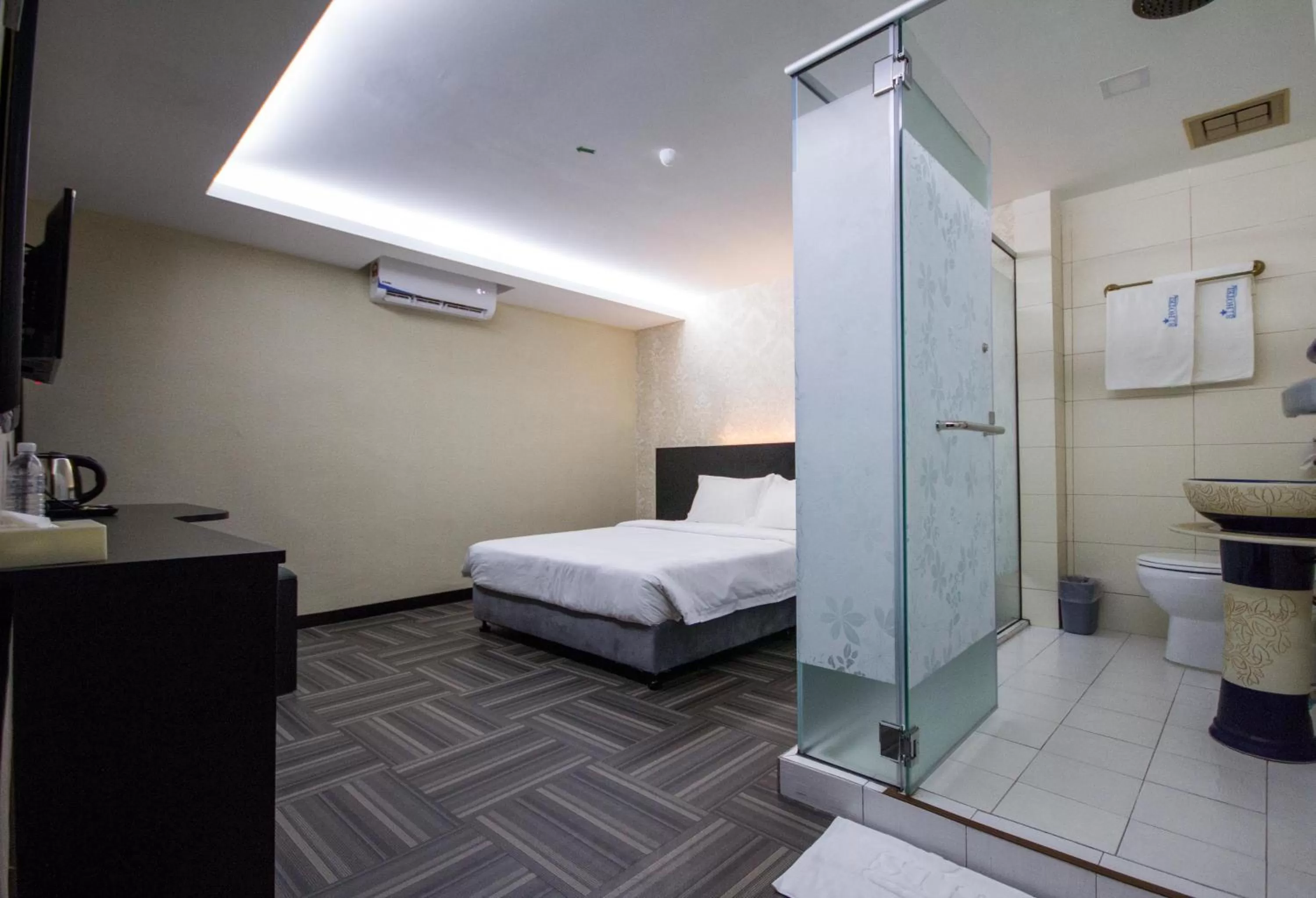 Bathroom, Bed in S Hotel Seberang Jaya
