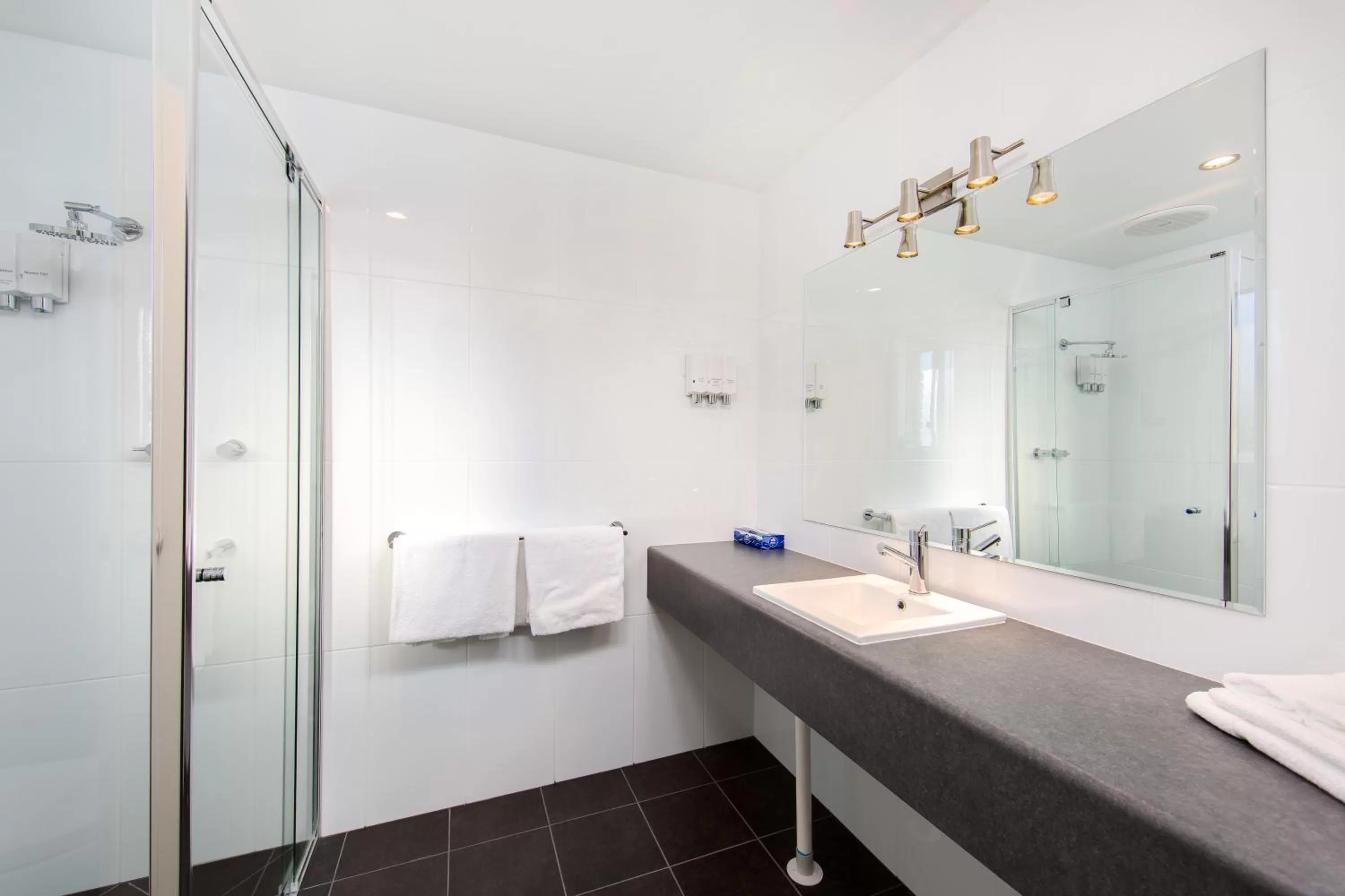 Double or Twin Room with Spa Bath in Thurgoona Country Club Resort