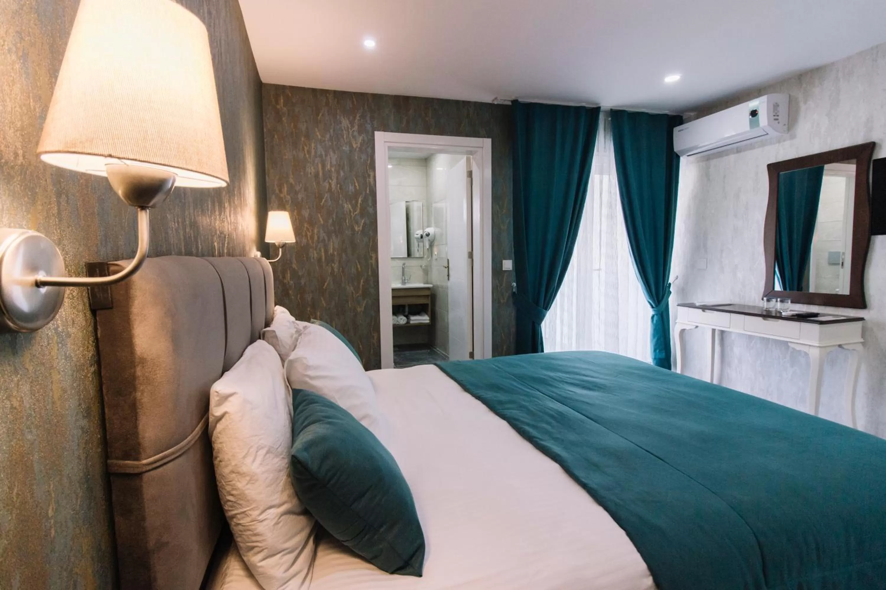 TV and multimedia, Bed in Melrose Pansiyon