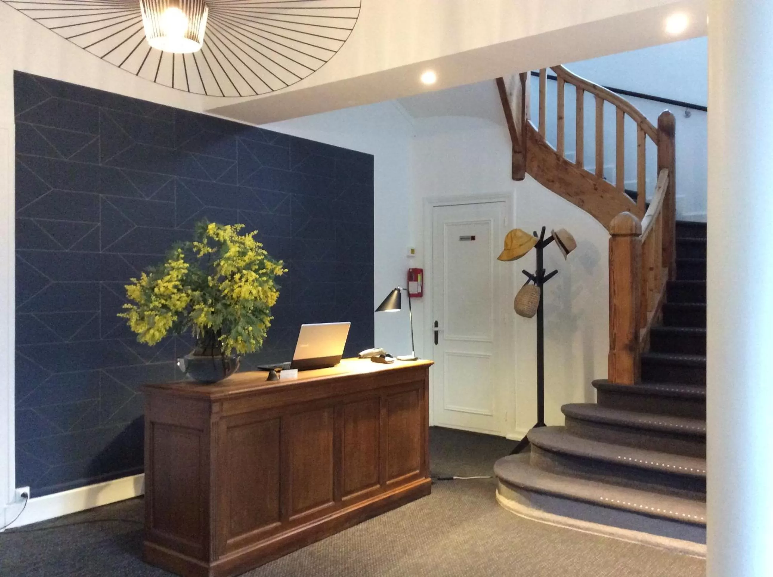 Lobby or reception in Hotel de France