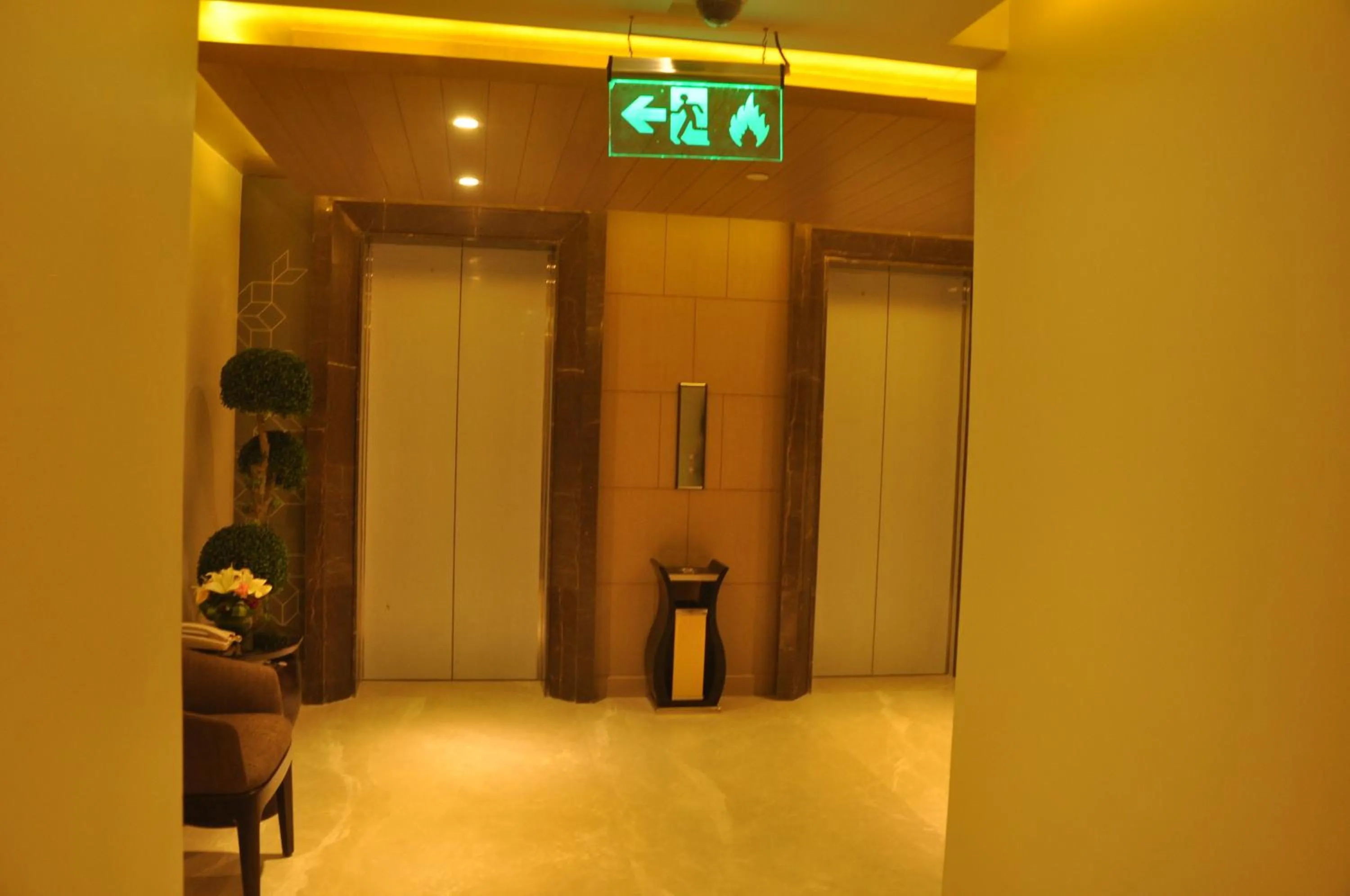 elevator in Days Hotel Jaipur Tonk Road By Wyndham
