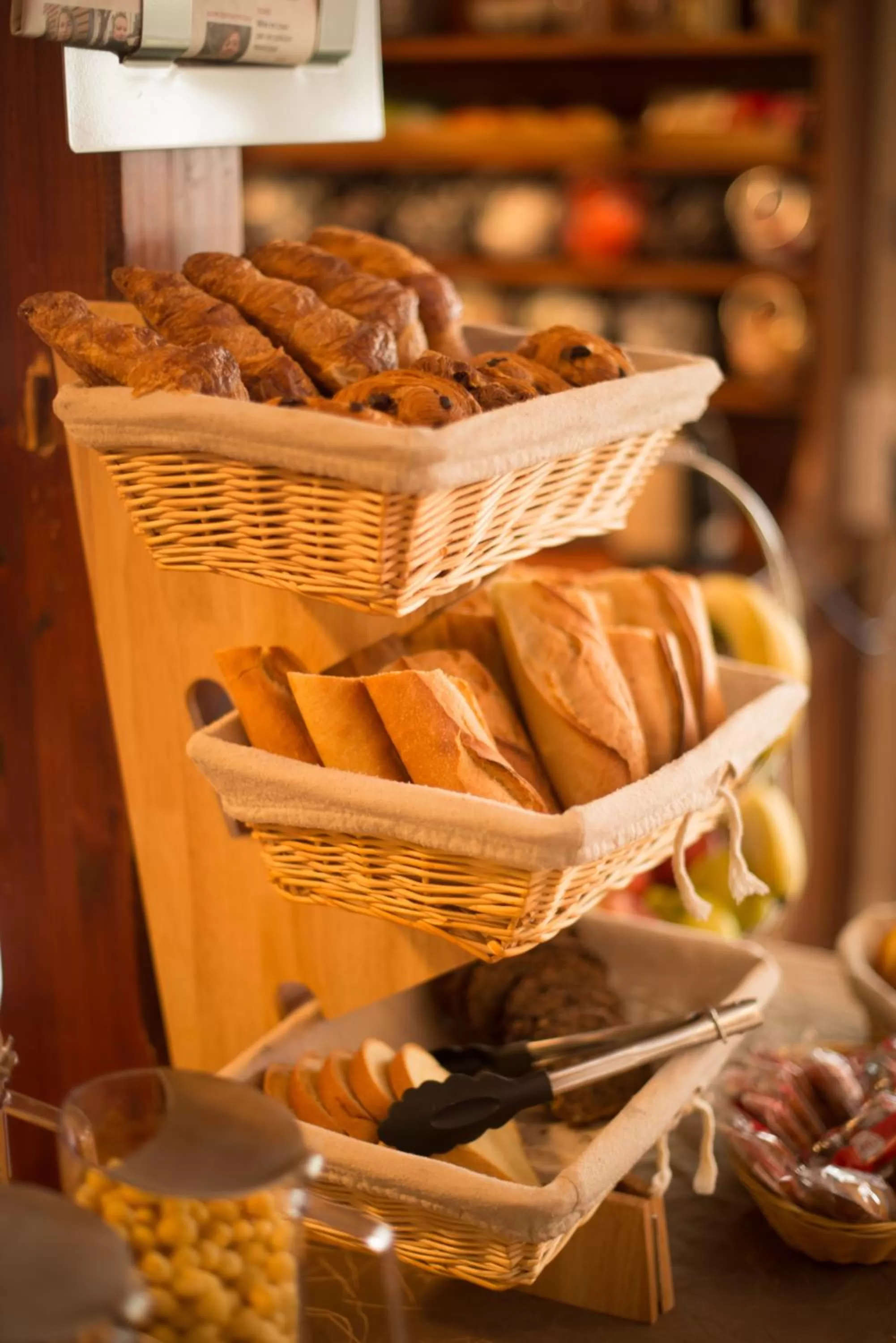 Buffet breakfast in hôtel QUICK Palace Tours Nord