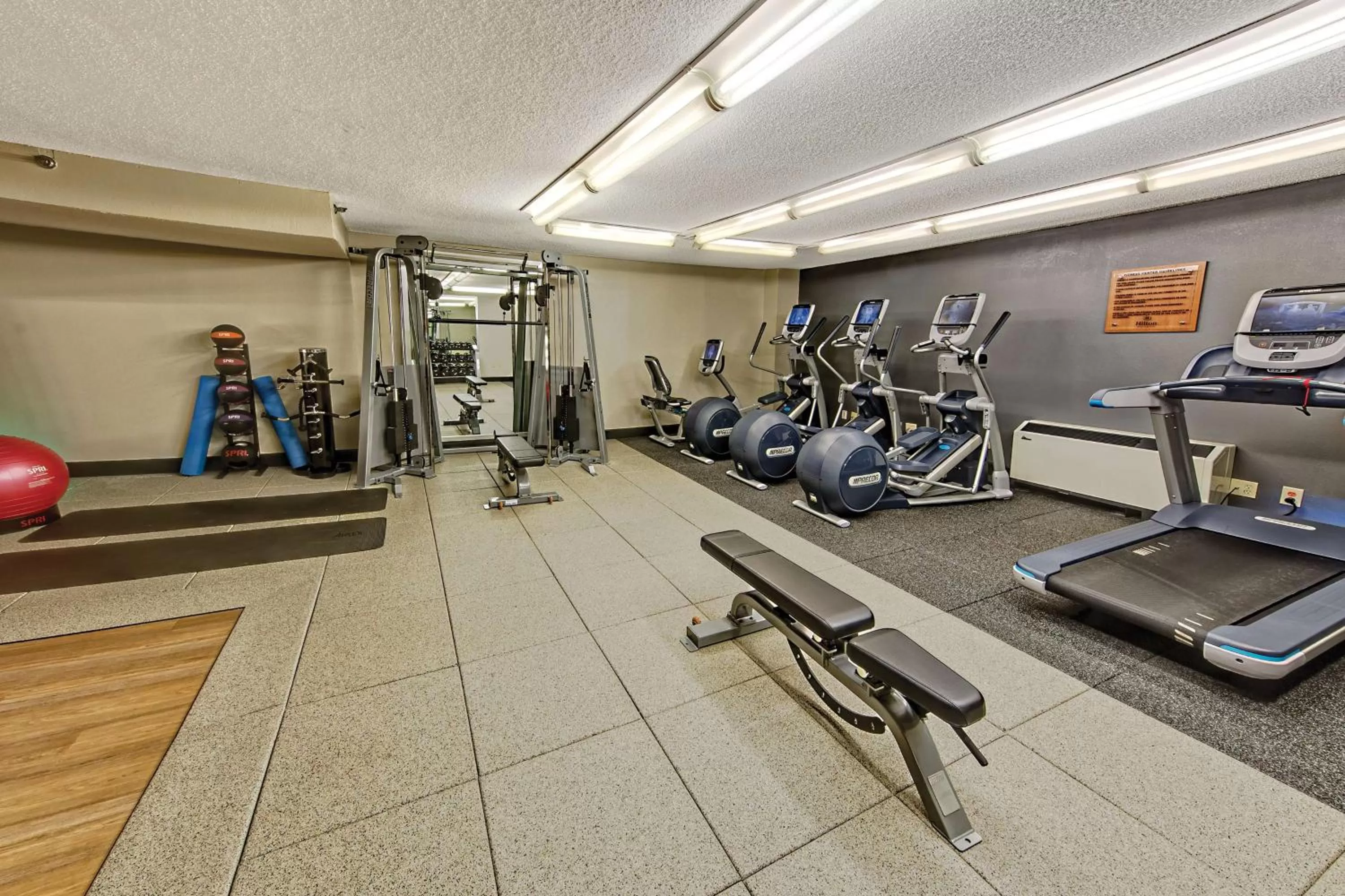 Fitness centre/facilities in Hilton Knoxville Airport