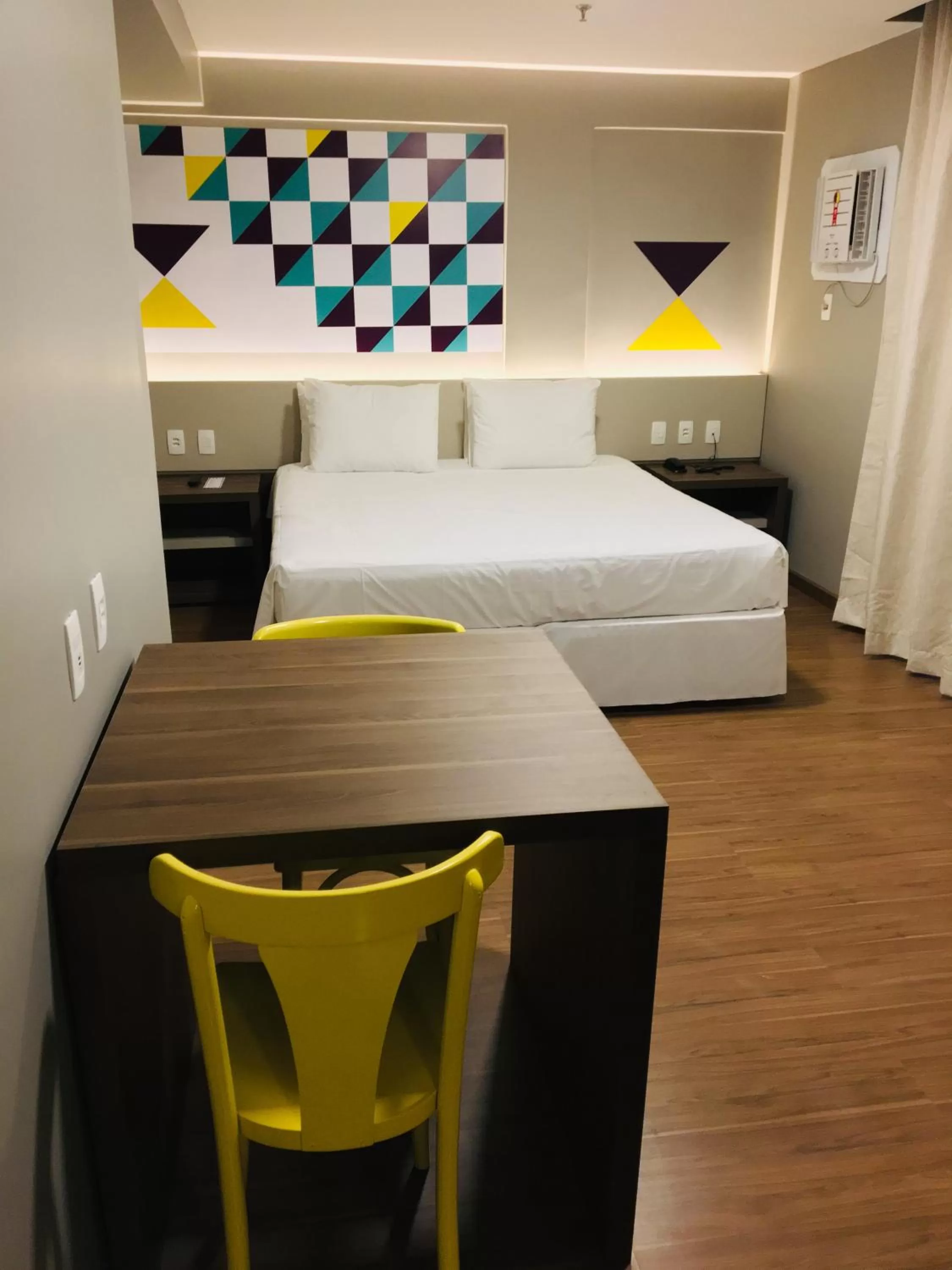 Bedroom, Bed in Master Express Cidade Baixa - Próximo ao Araujo Viana, UFRGS e Santa Casa