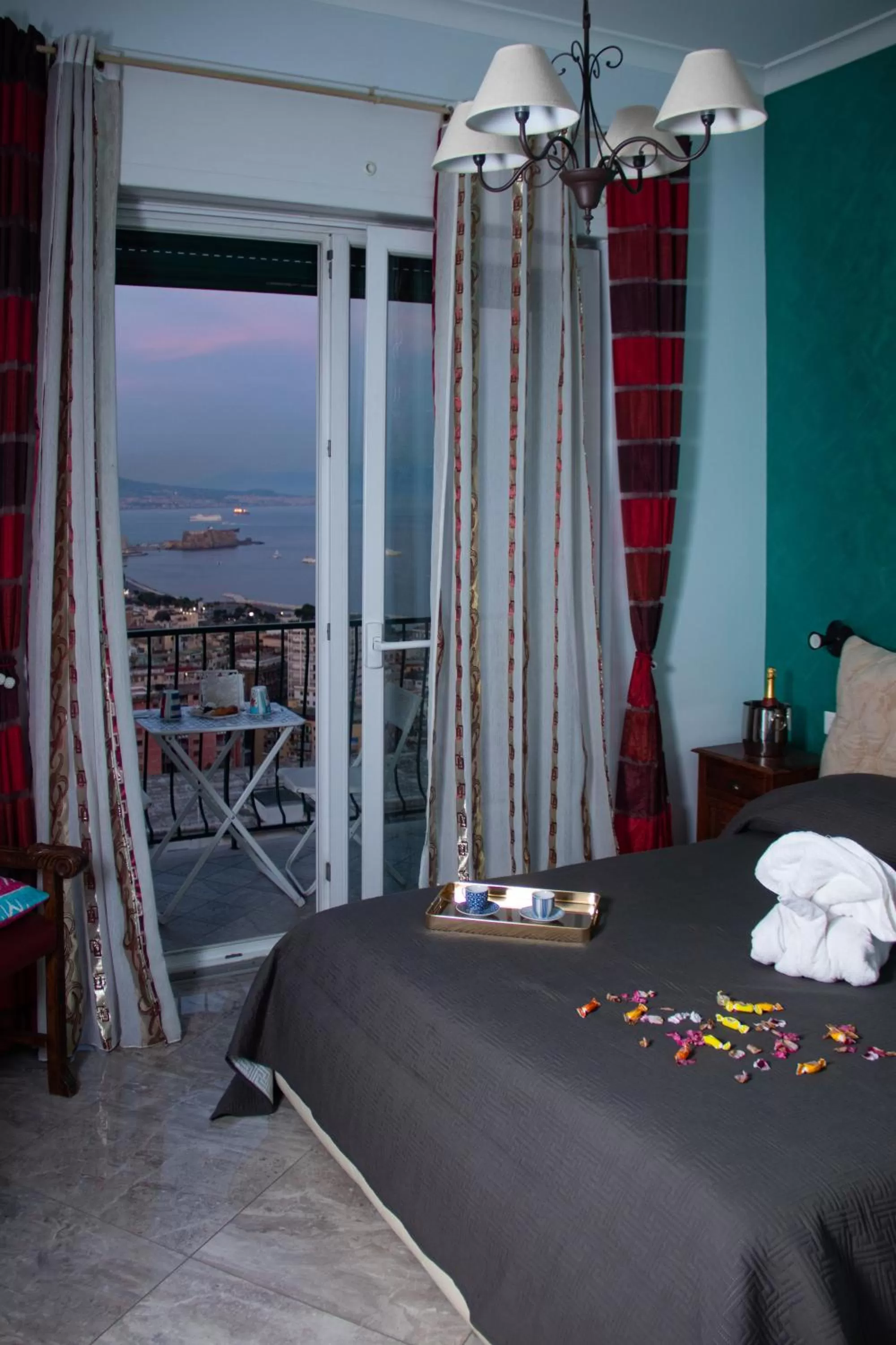 Photo of the whole room, Bed in Nido Dei Gabbiani