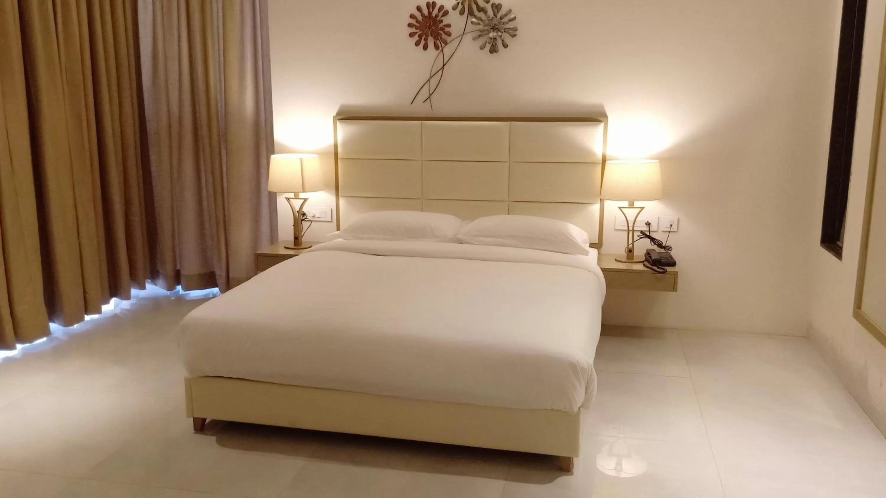 Bed in Sapphire Premium Hotel & Suite